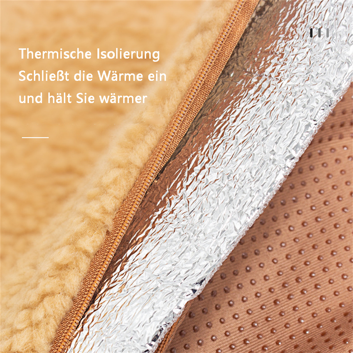 Nahaufnahme eines Bettes mit Wärmeisolierung. Beige und silberne Materialien.