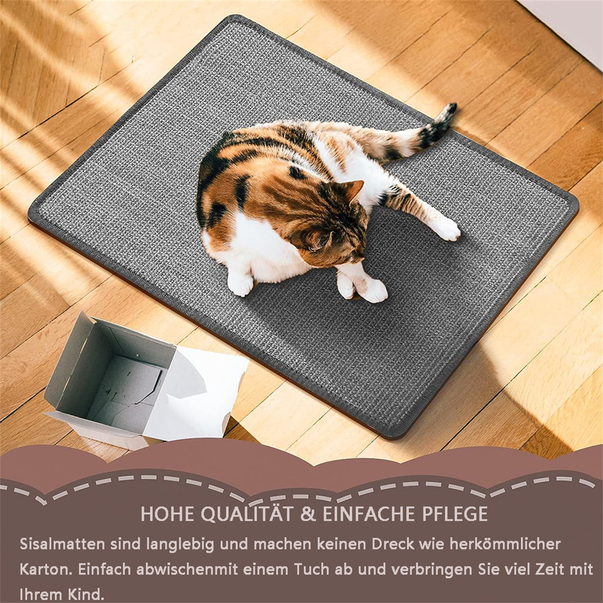 Katze liegt auf einer grauen Matte auf einem Holzboden. Text: Hohe Qualität & einfache Pflege. Karton in der Nähe.