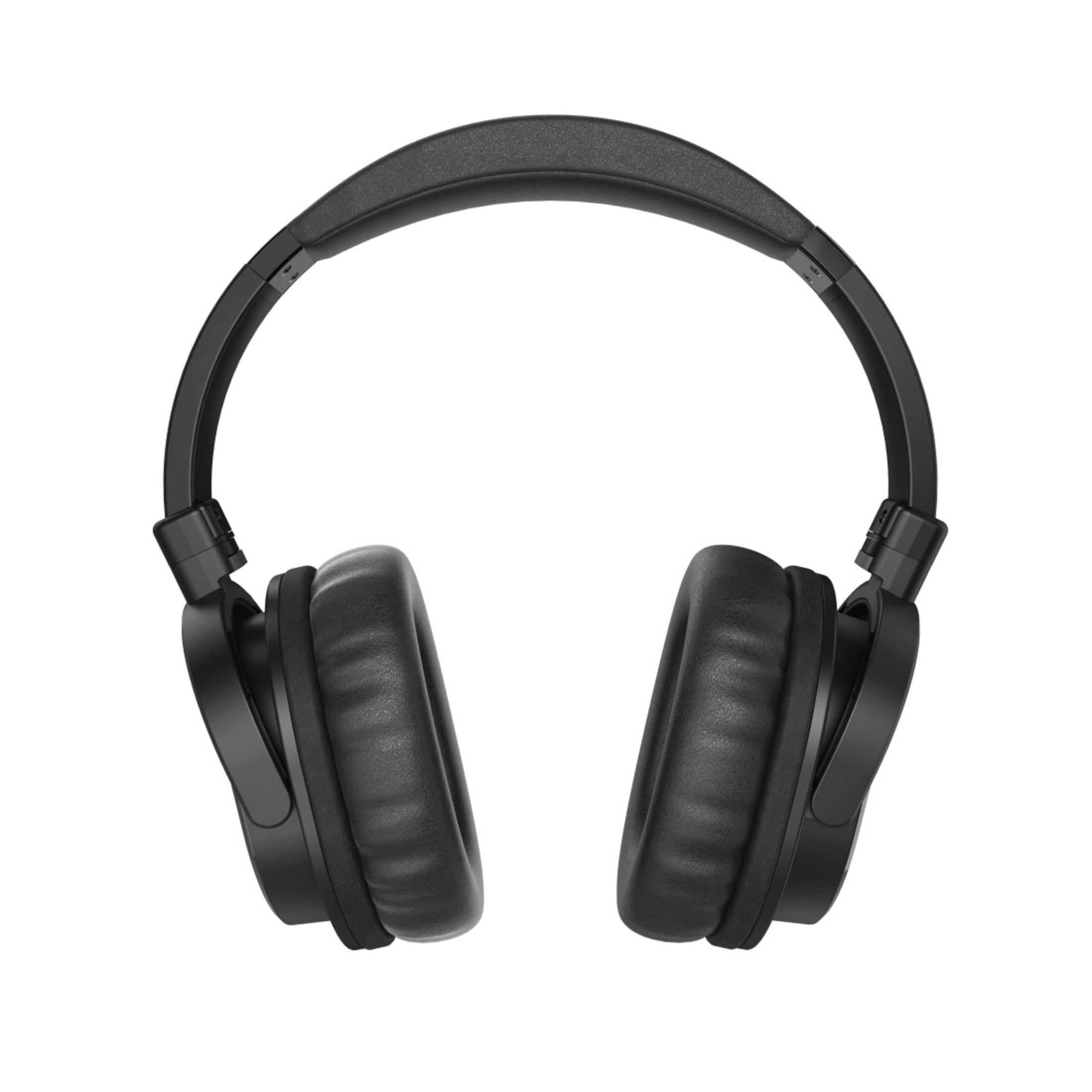 Cuffie nere su sfondo bianco. Le cuffie over-ear hanno morbidi cuscinetti e un archetto.
