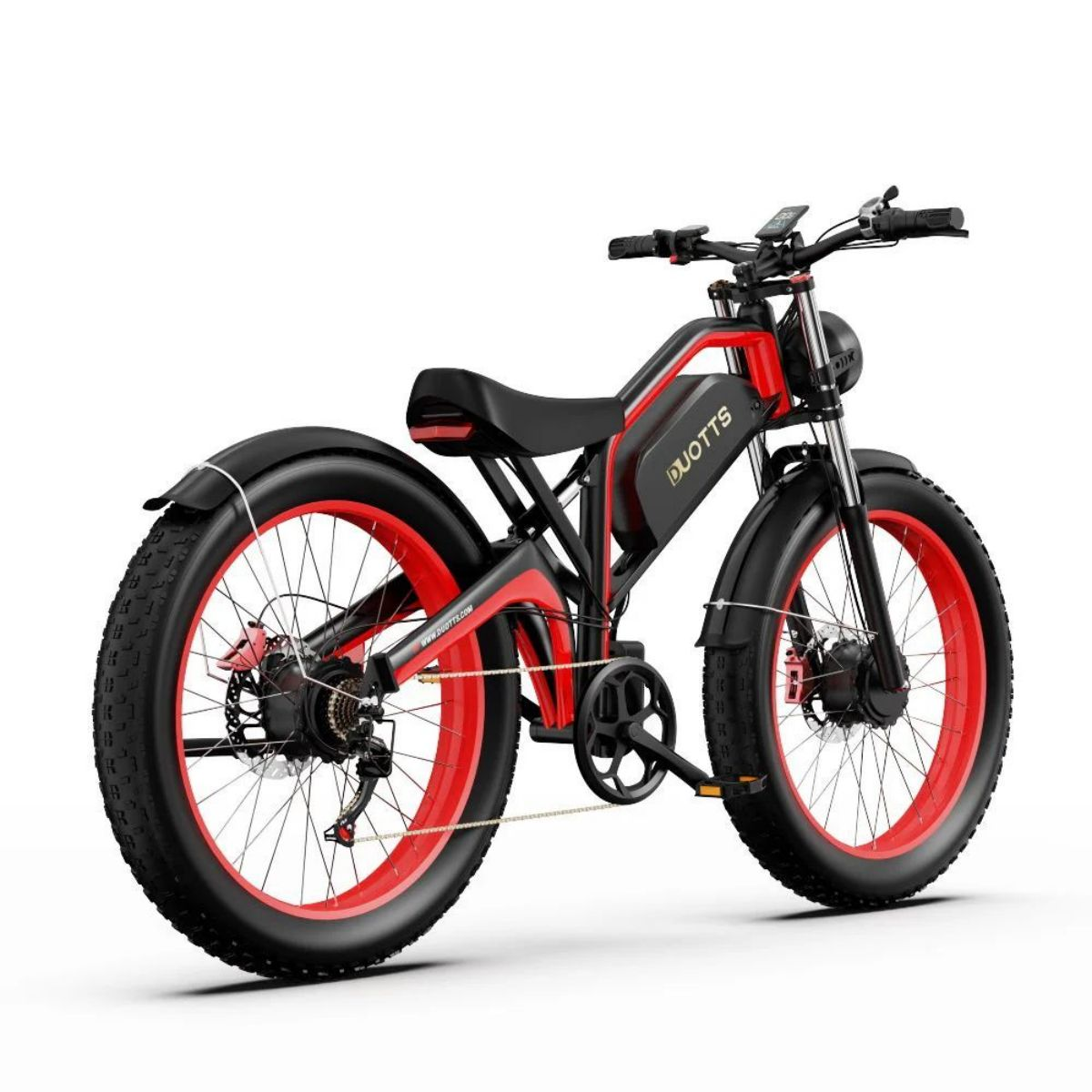 Ein rotes und schwarzes Elektrofahrrad auf weißem Hintergrund.