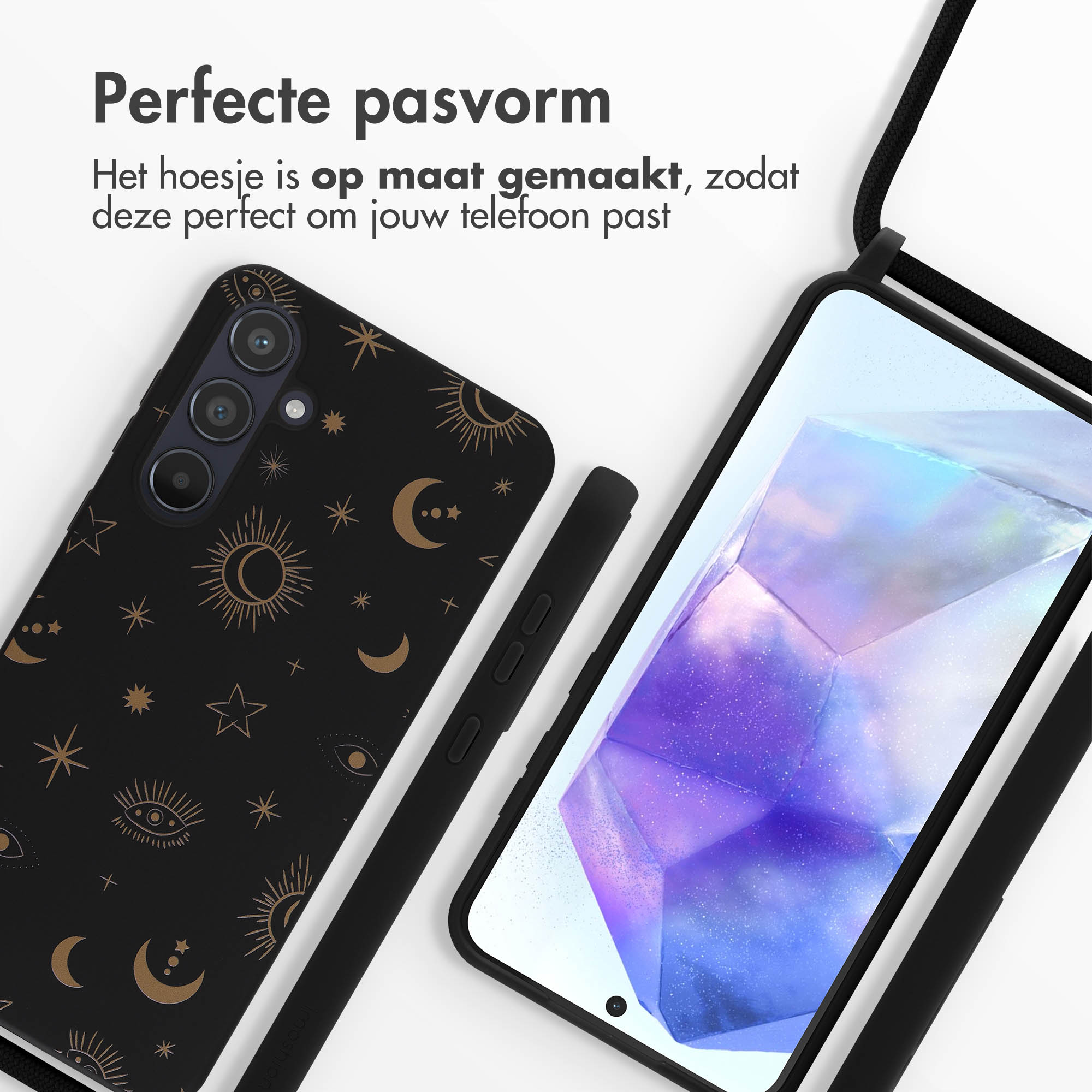 Coque de téléphone noire avec motifs célestes dorés à côté d'un smartphone.