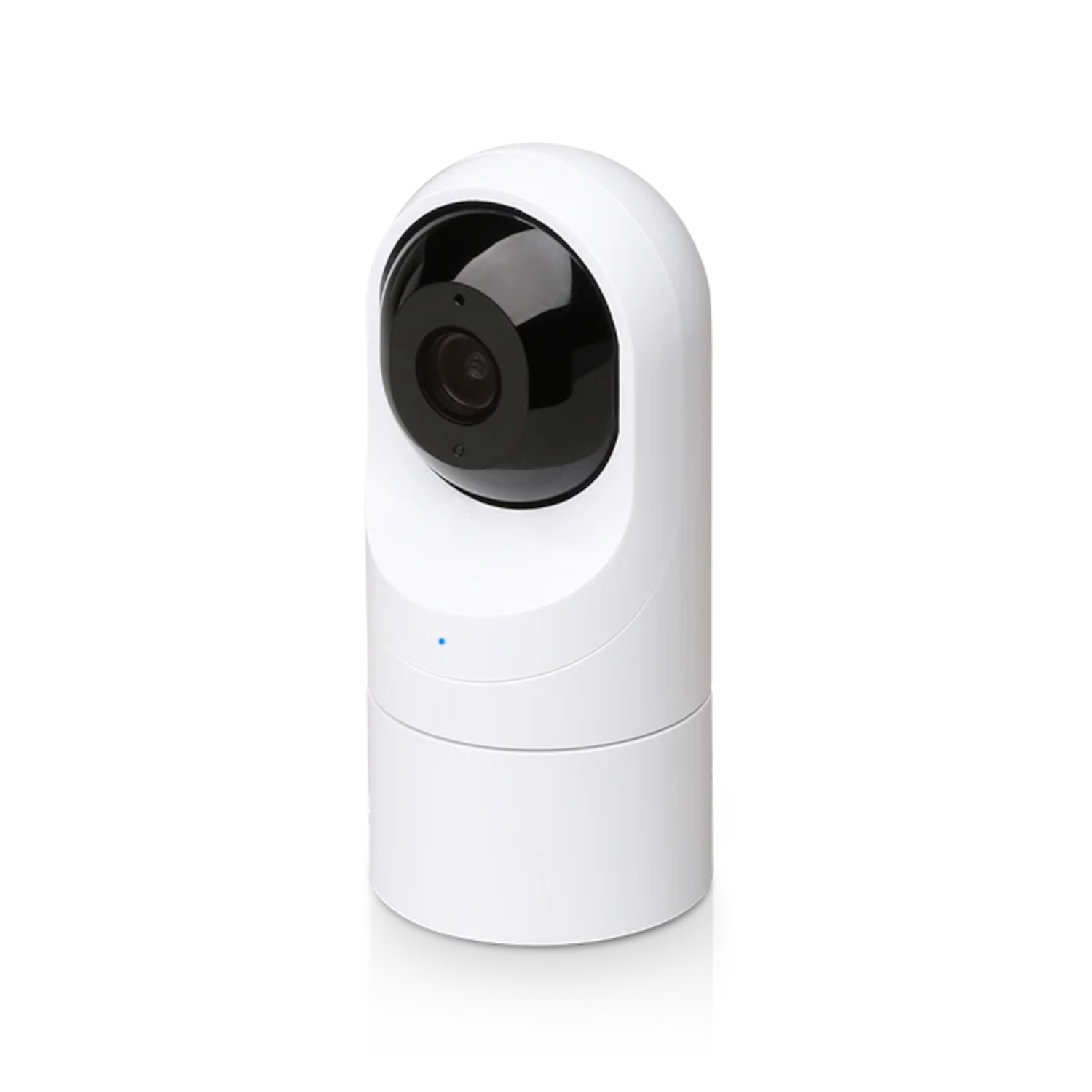 Una telecamera di sicurezza bianca ha un obiettivo nero. Sfondo nero.