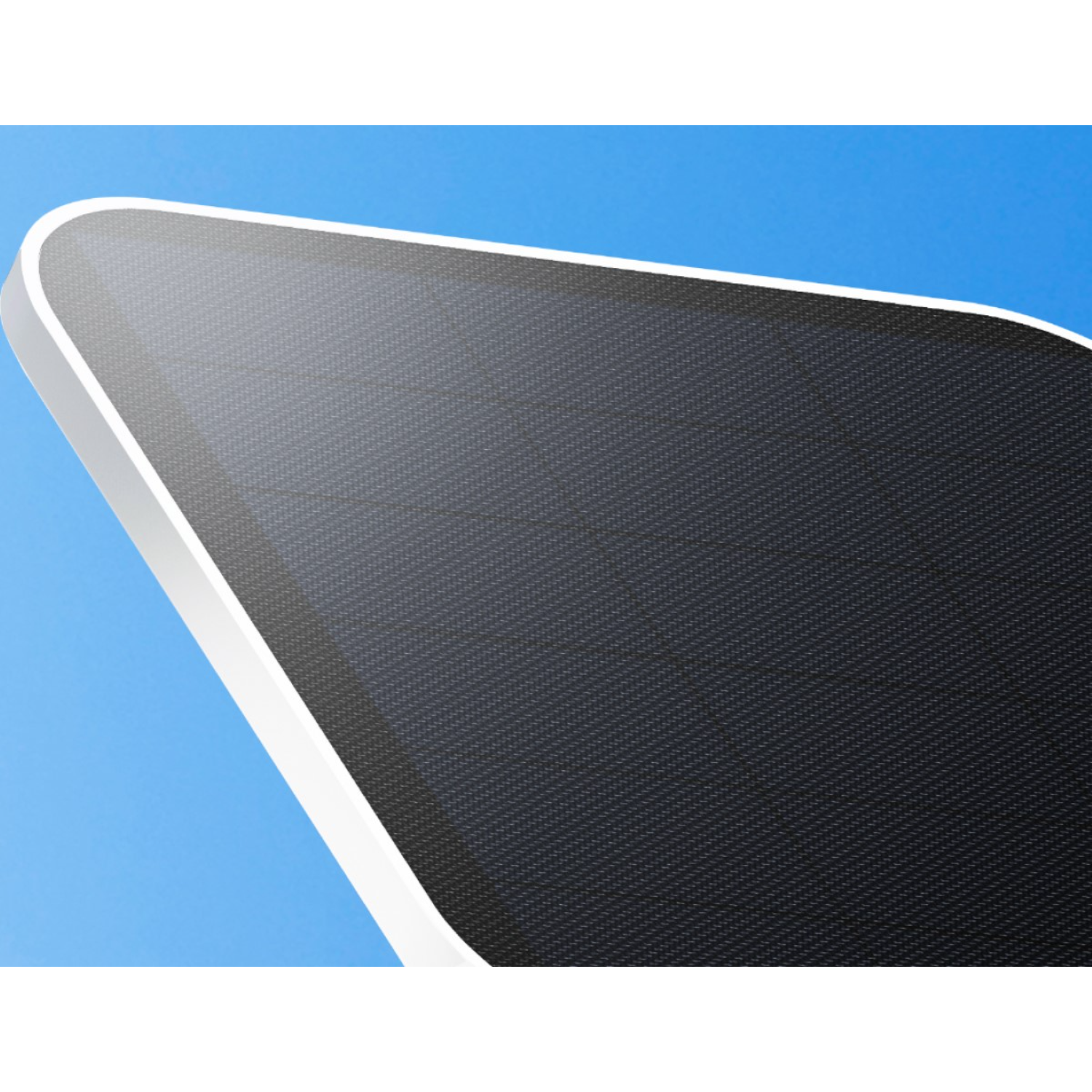 Czarno-biały ekran telefonu, tło błękitnego nieba. Ekran ma zakrzywioną konstrukcję.