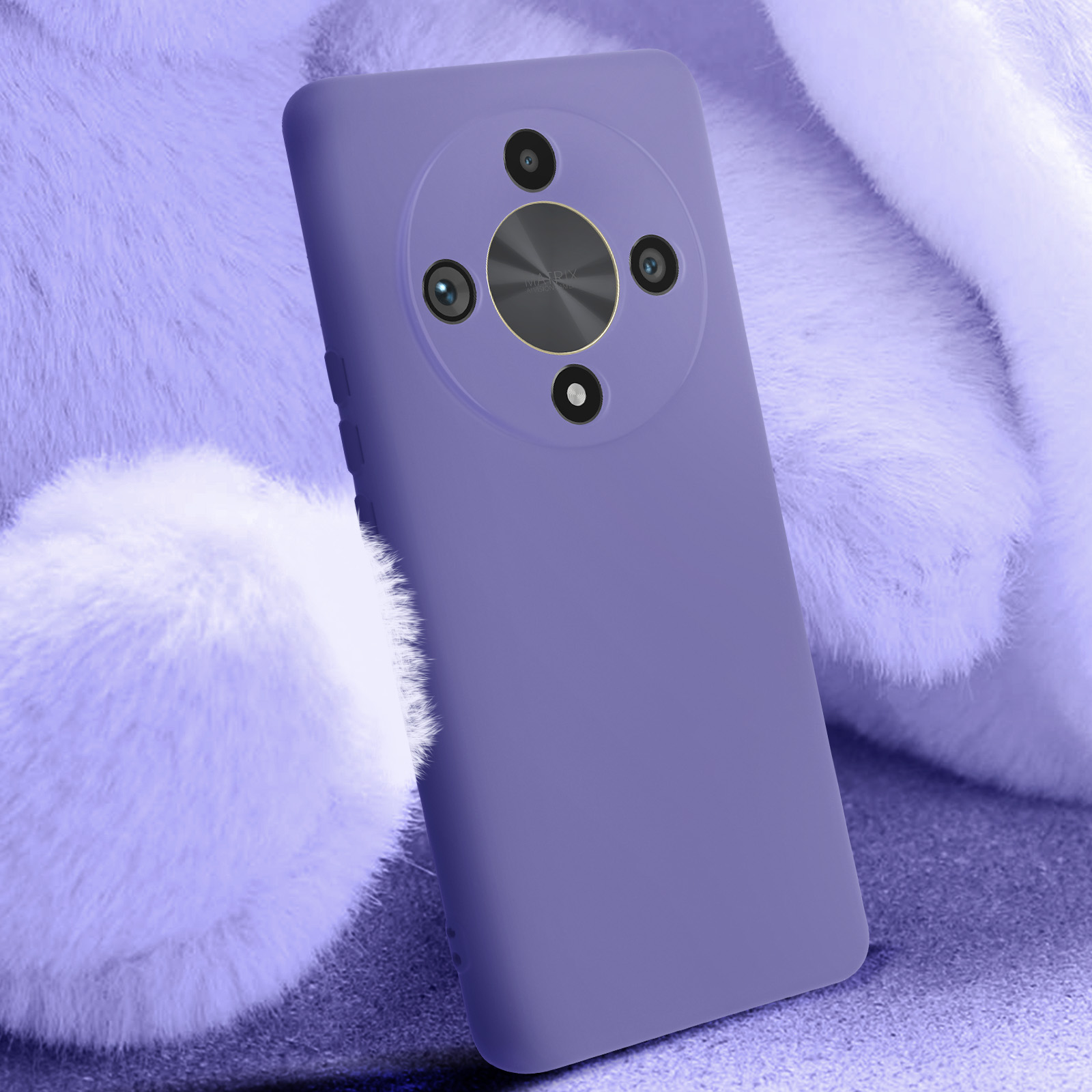 Close-up van een paarse telefoonhoes met een cirkelvormige cameramodule en vier lenzen op een vage ondergrond.