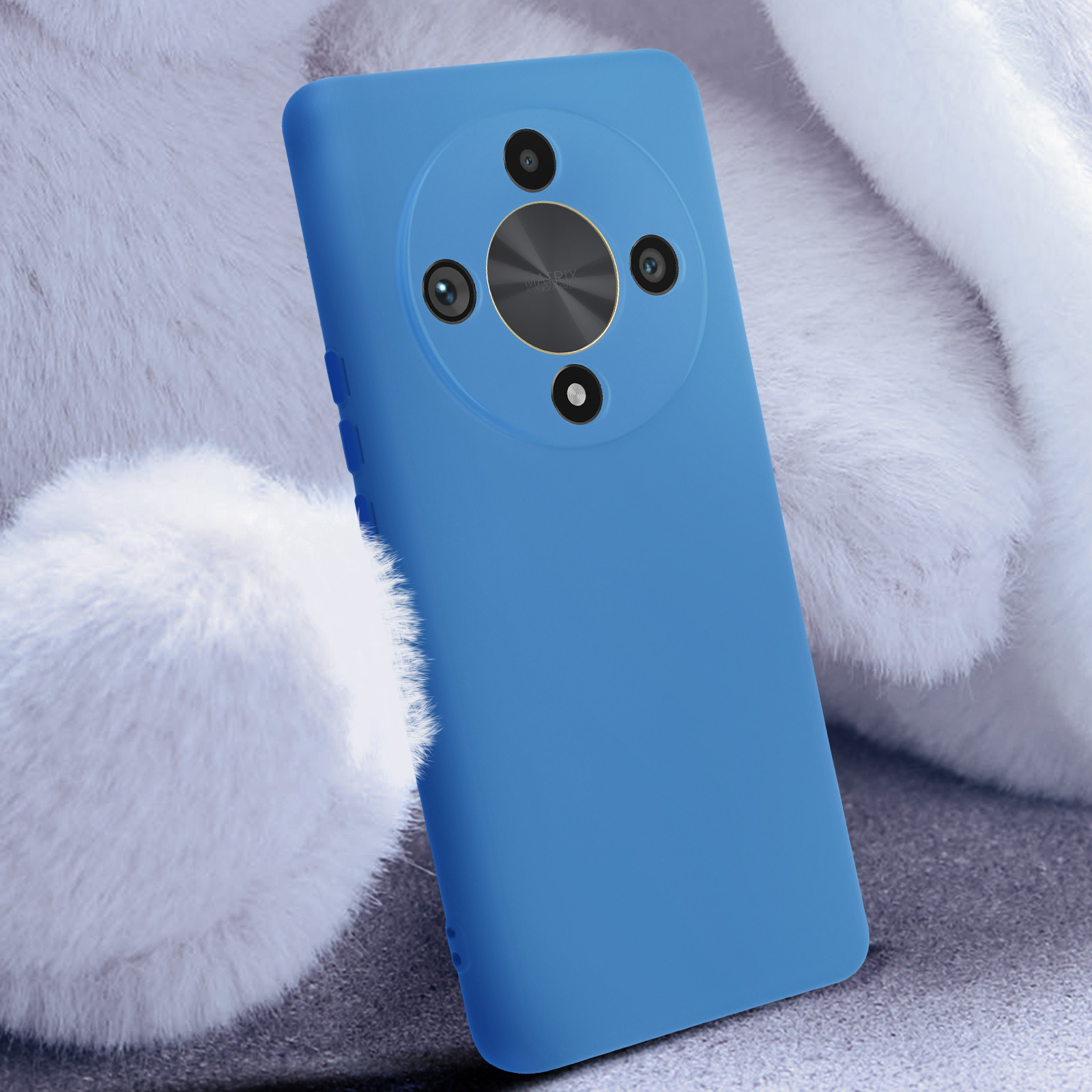 Een blauwe telefoonhoes met een cirkelvormige camera-opstelling, rustend op zacht wit materiaal.