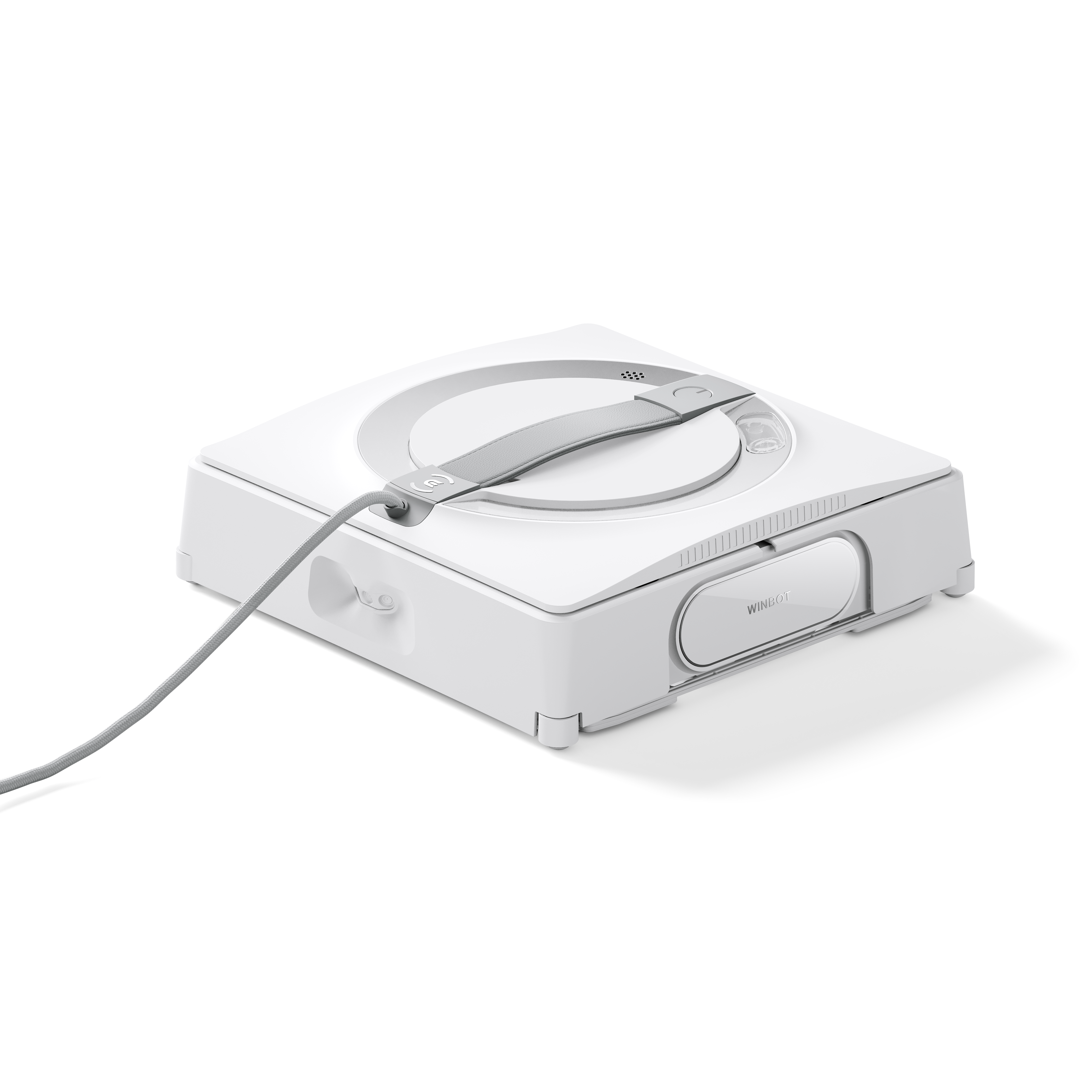 Biały odkurzacz robot na białym tle. Ma szary uchwyt i kabel do ładowania.