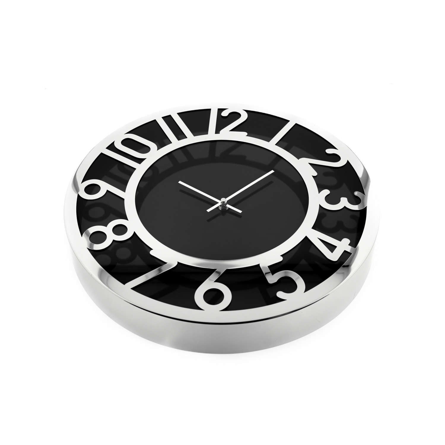Runde schwarze Uhr mit silberner Einfassung und weißen Zahlen. Schwarze Zeiger zeigen die Zeit, weißer Hintergrund.