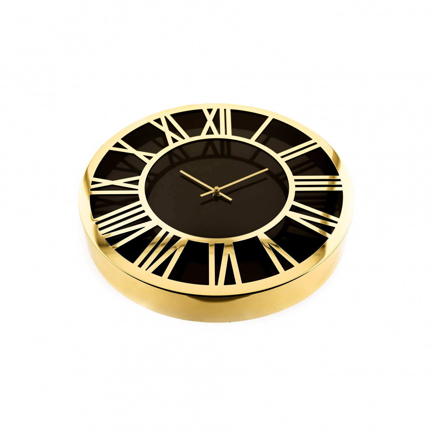 Goldene Uhr auf Weiß. Schwarzes Zifferblatt mit römischen Ziffern. Goldene Zeiger und Rahmen.
