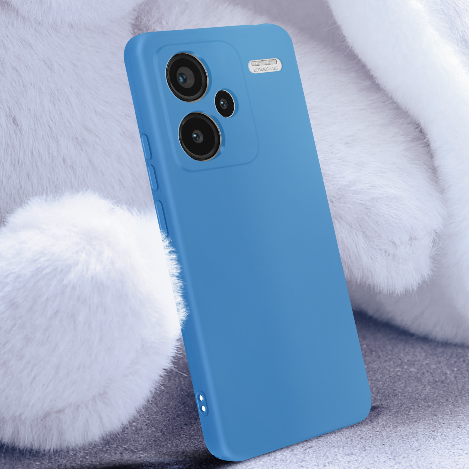 Un telefono blu in una tasca. Il telefono ha una fotocamera. È su uno sfondo chiaro.
