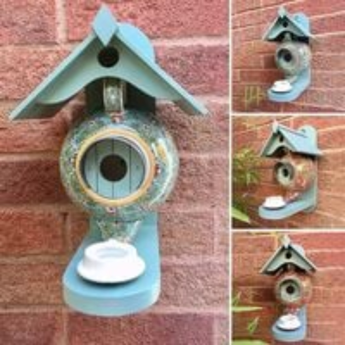 Handgefertigtes Vogelhaus mit hellblauem Dach und Sockel, verschiedene Ansichten des Vogelhauses.