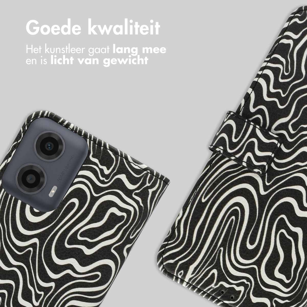 Telefoonhoesje met een zwart-wit golfpatroon. Tekst over kwaliteit is zichtbaar.