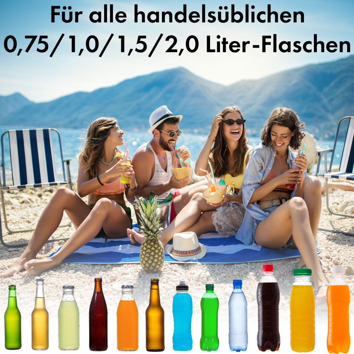 Grupa ludzi na plaży. Różne butelki i ananas na piasku.