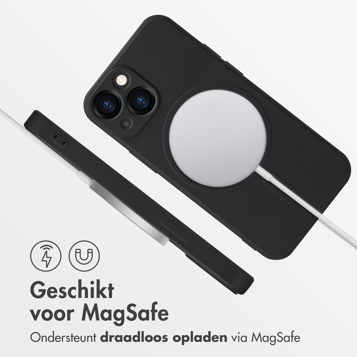 Een zwarte telefoon met een witte oplader en een MagSafe-oplader. Tekst ter promotie van MagSafe-compatibiliteit.