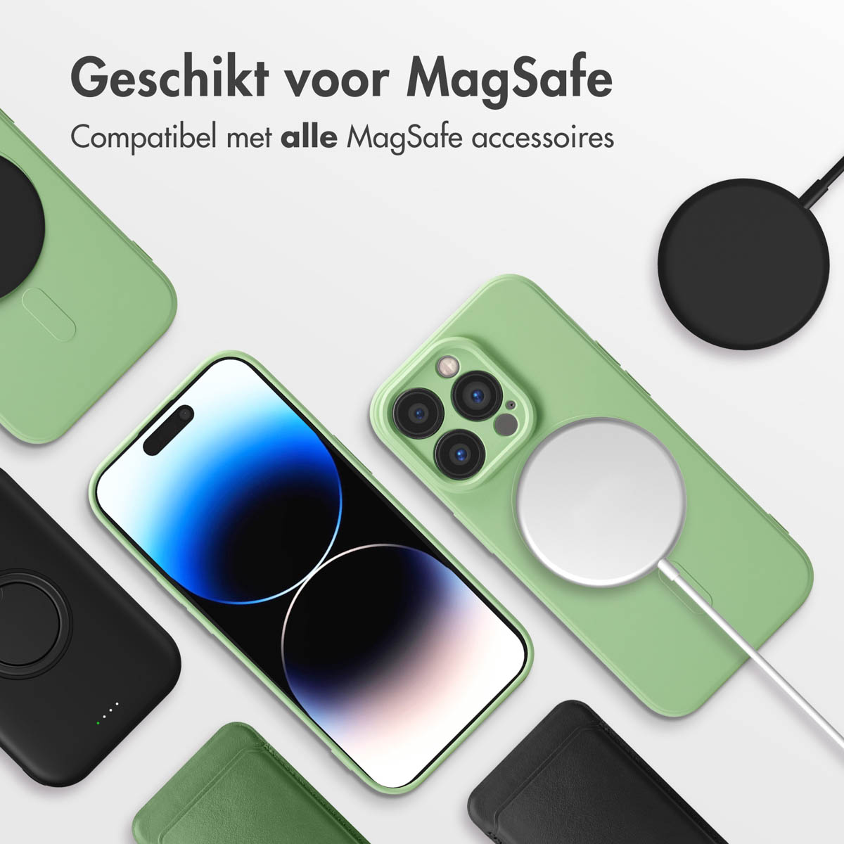 Groene en zwarte iPhone-hoesjes rond een smartphone met MagSafe-oplader.