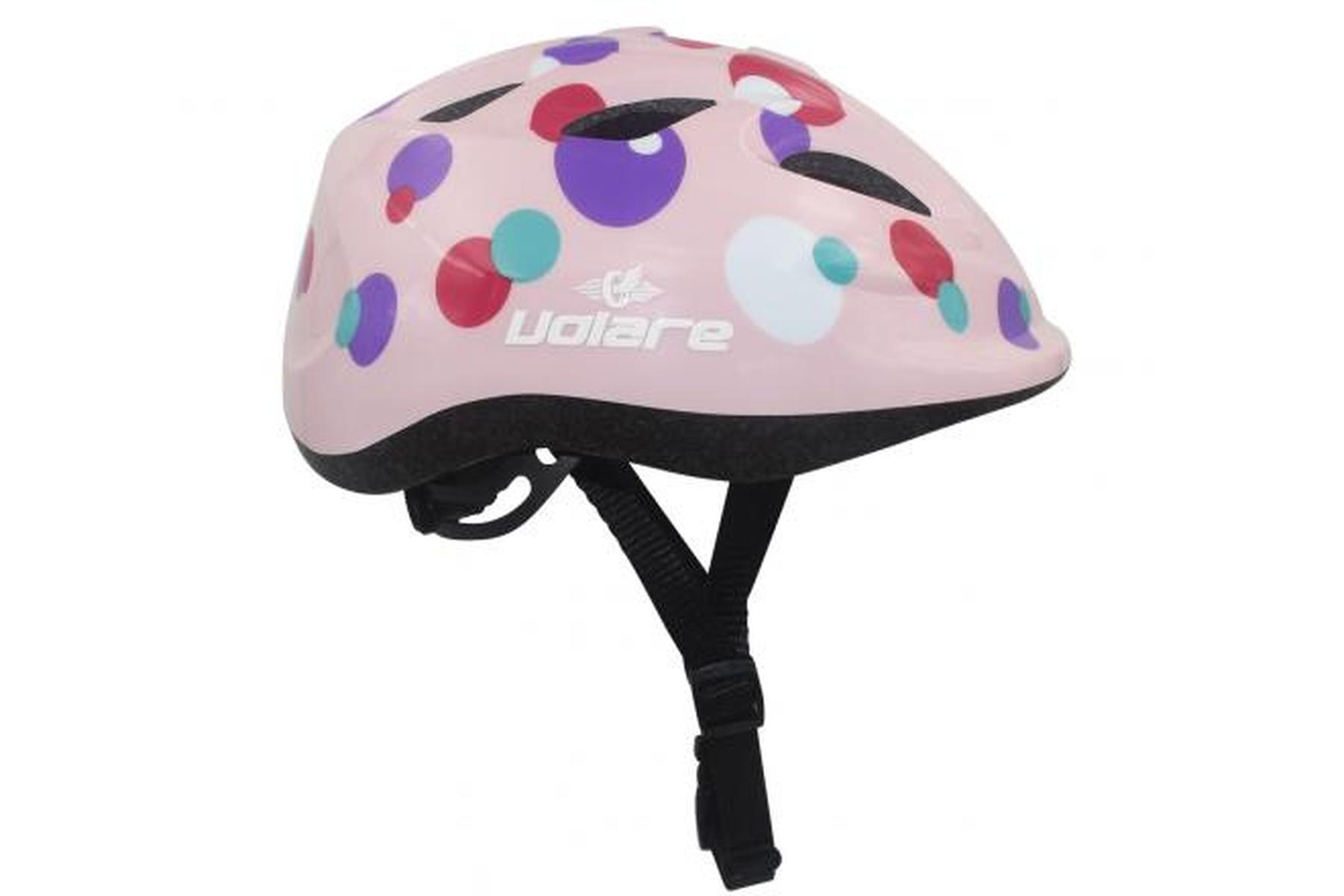 Pinker Kinderhelm mit bunten Tupfen. Schwarzer Kinnriemen.