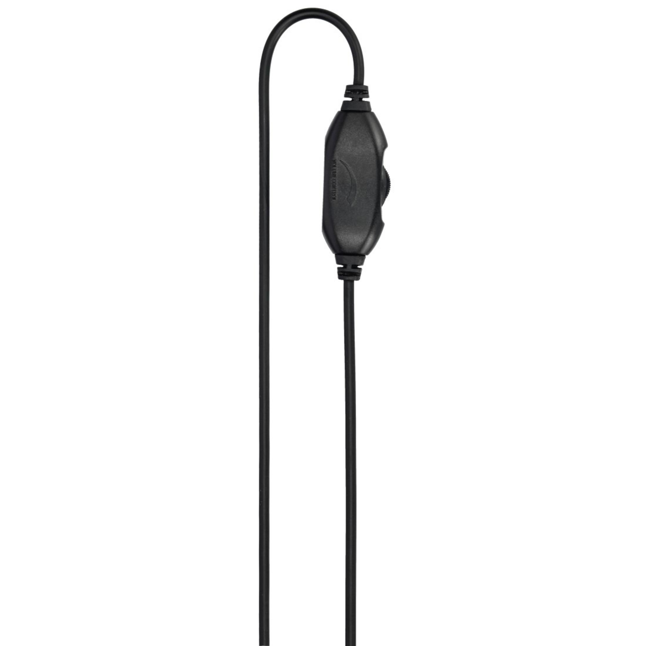Schwarzes Kabel mit Lautstärkeregler auf weißem Hintergrund.