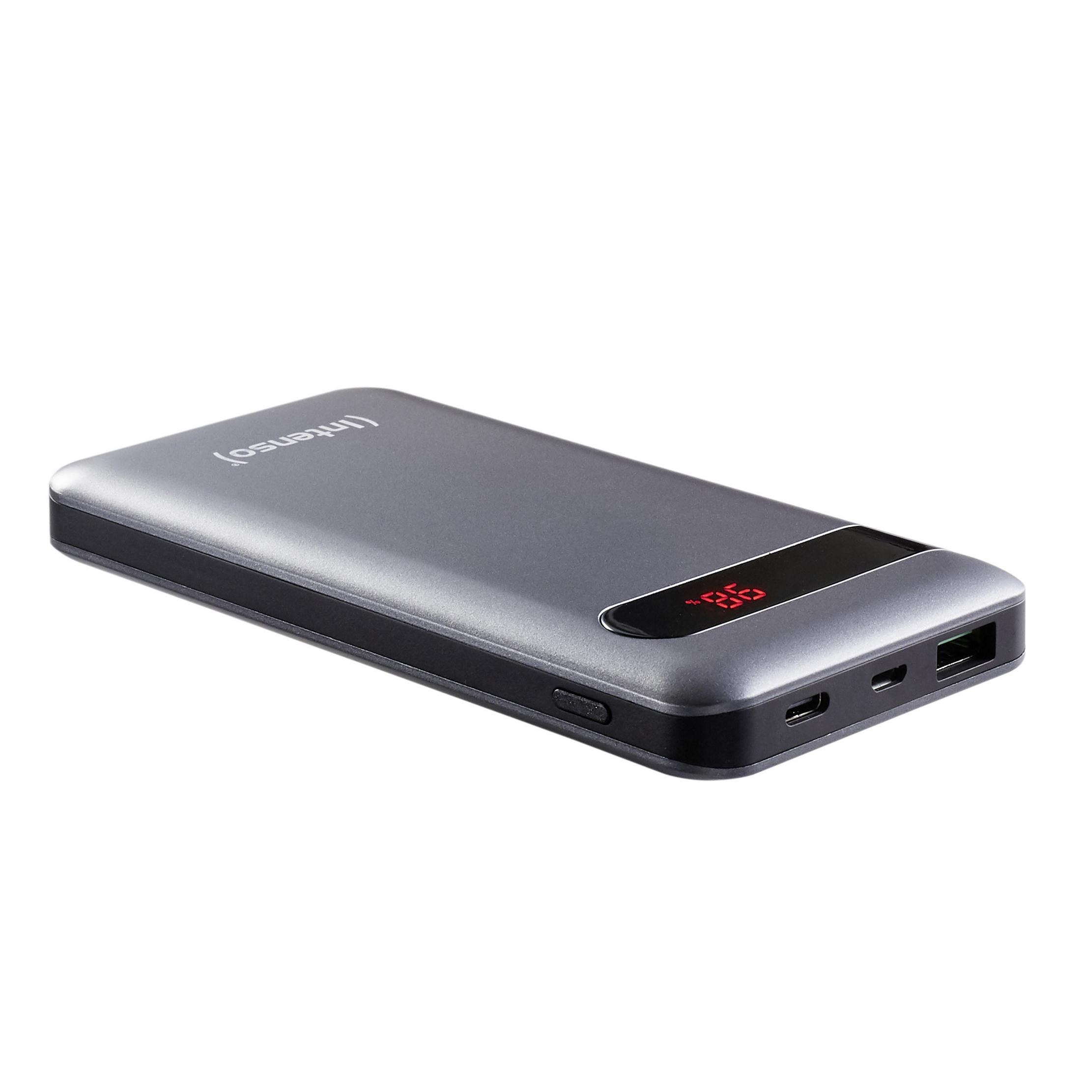 Eine graue Powerbank mit digitaler Anzeige, die den Batteriestand anzeigt, und Anschlüssen zum Aufladen.