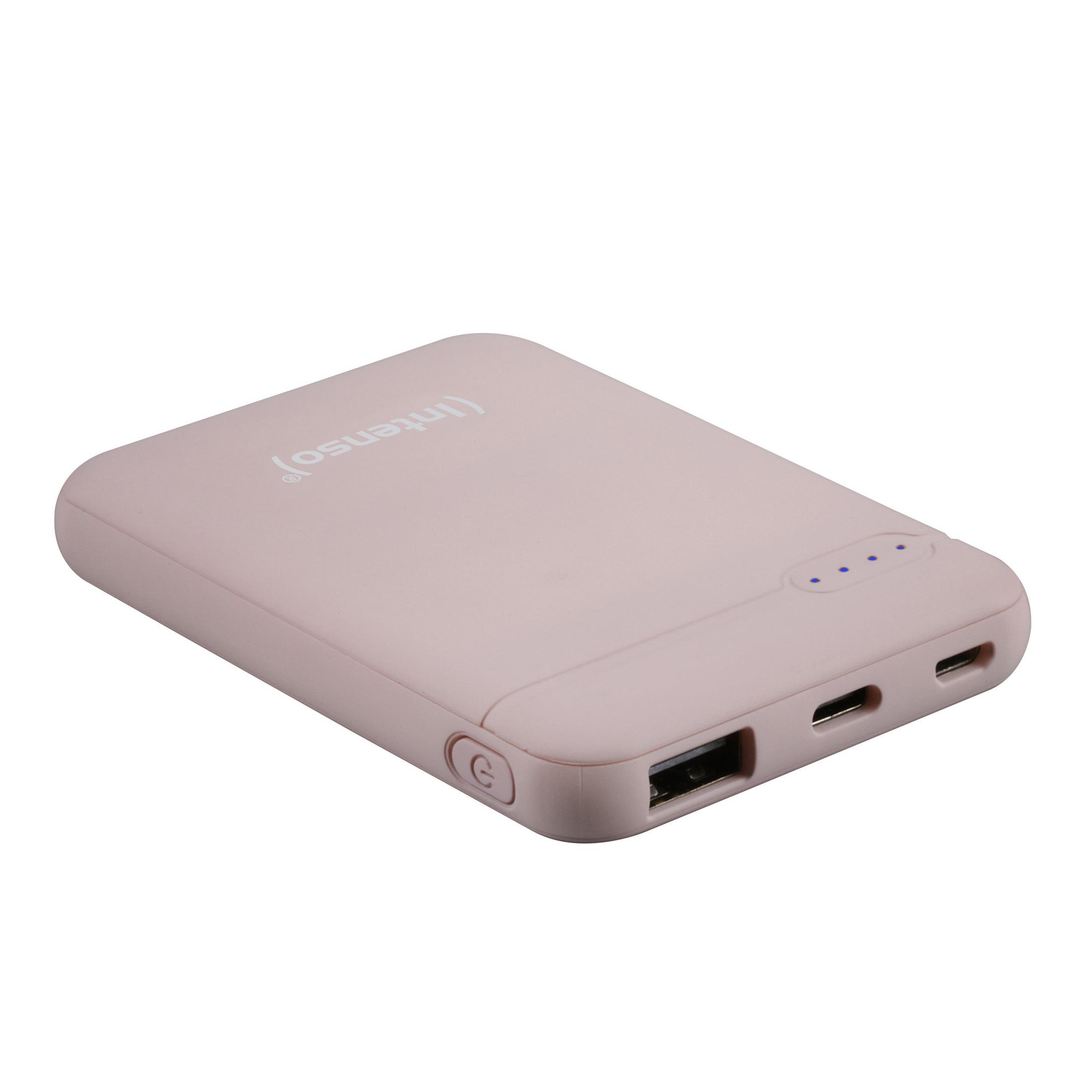 Eine pinkfarbene Powerbank mit Ladeanschlüssen und einem Einschaltknopf. Weißer Hintergrund.