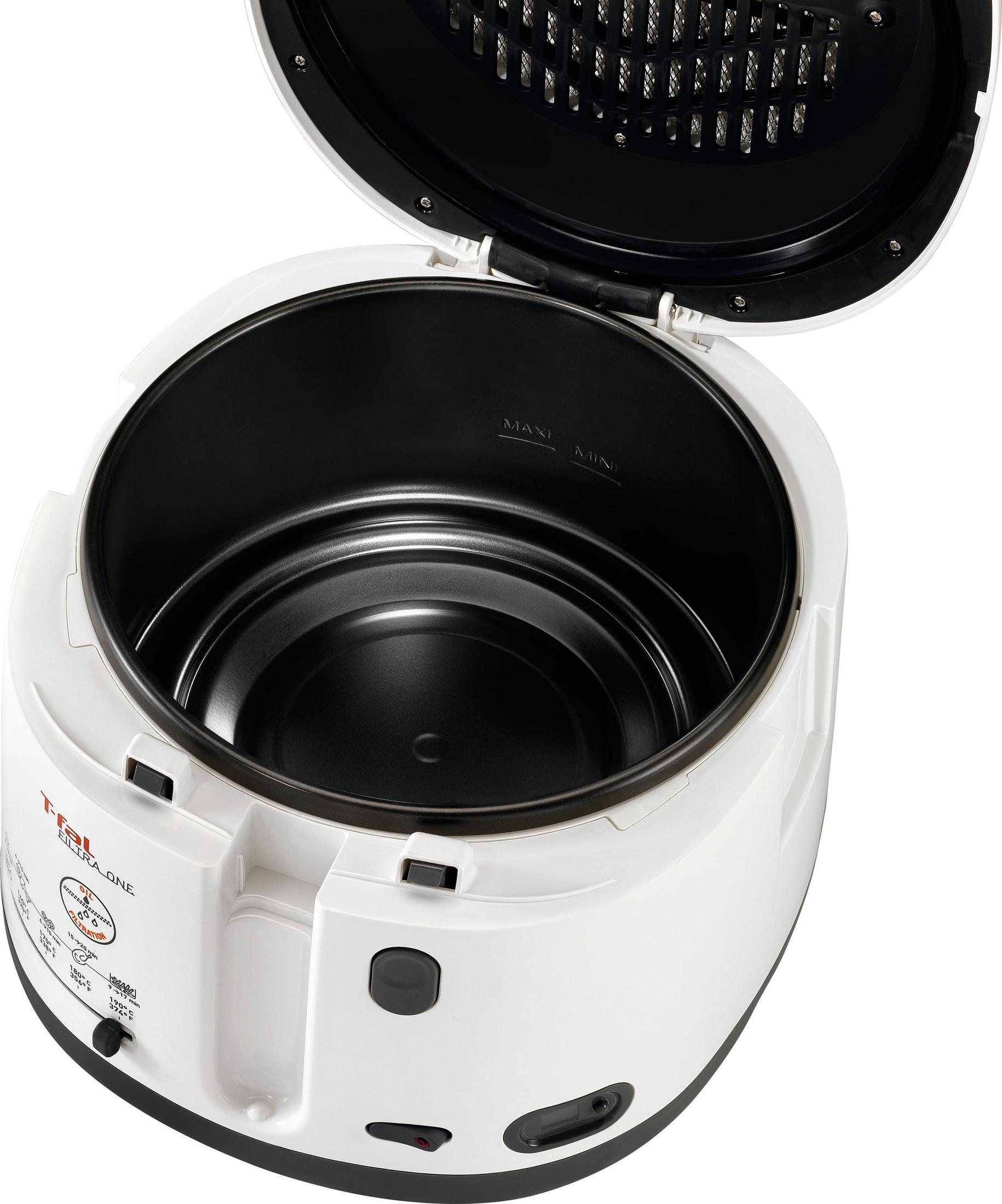 Biała frytkownica. Otwarta pokrywa z czarnym wnętrzem. Białe tło.
