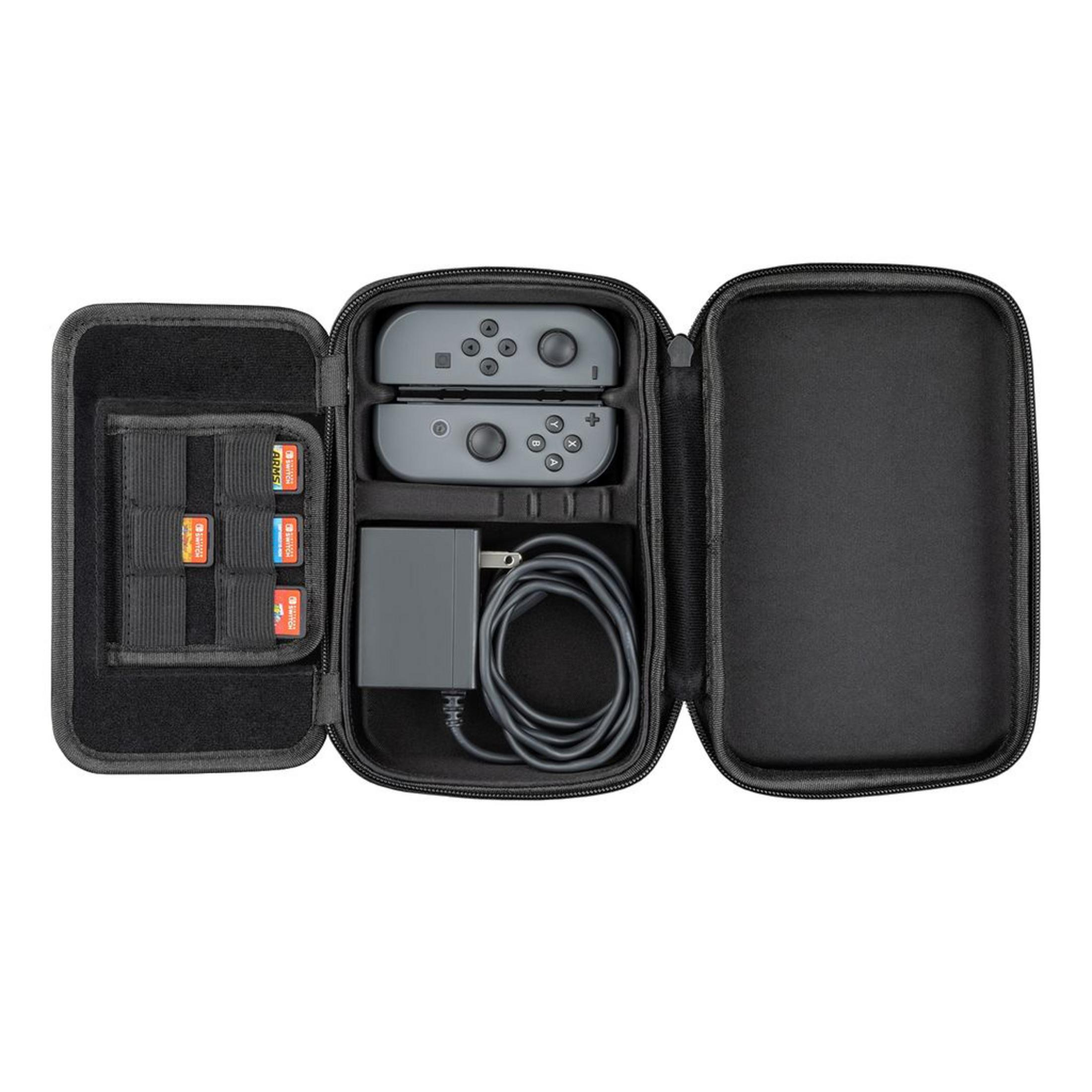 Czarna torba transportowa otwarta, ujawniająca Switch, ładowarkę i kartridże do gier.