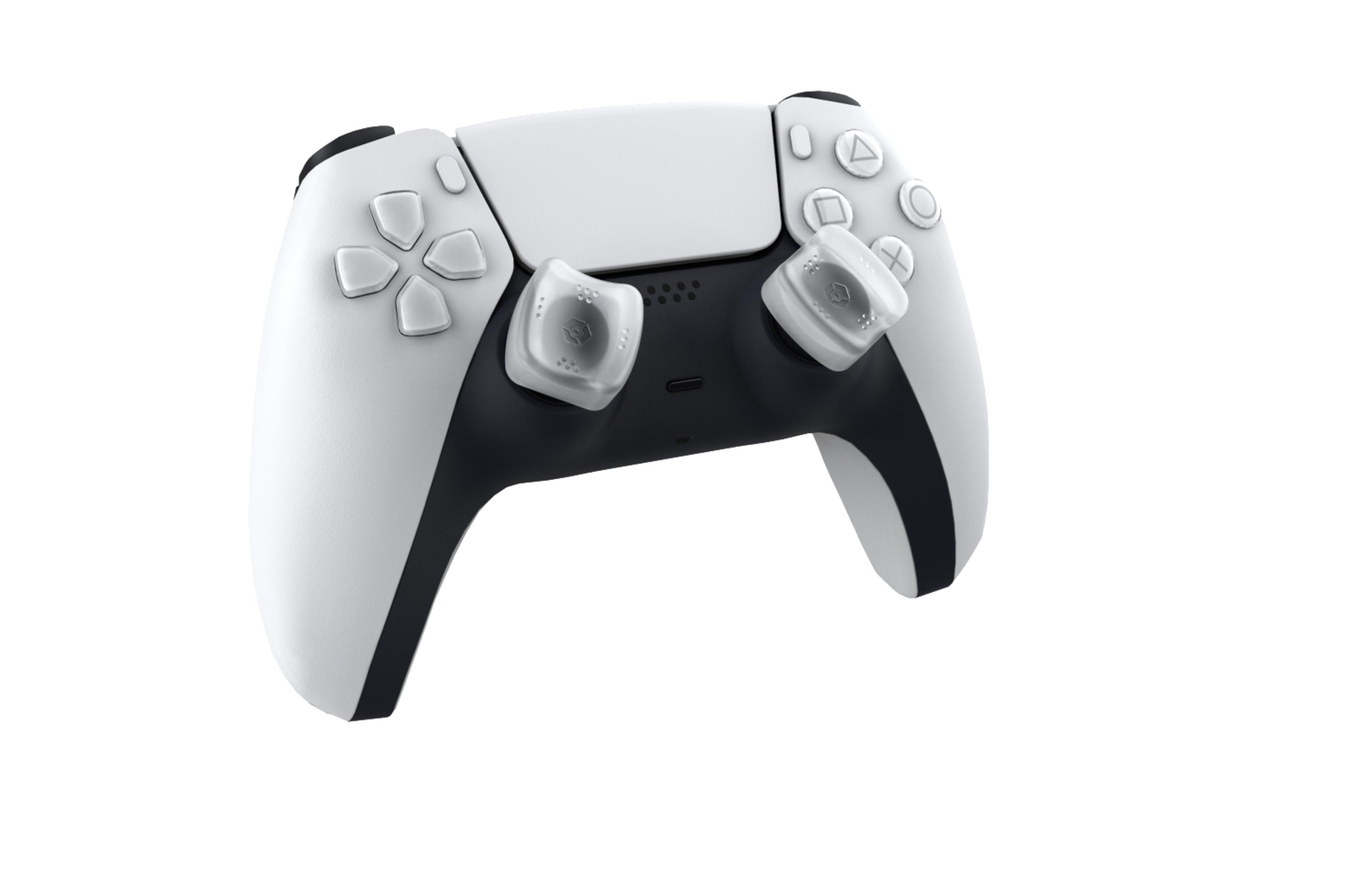 Un mando de PlayStation 5 blanco y negro. El mando está sobre un fondo blanco.
