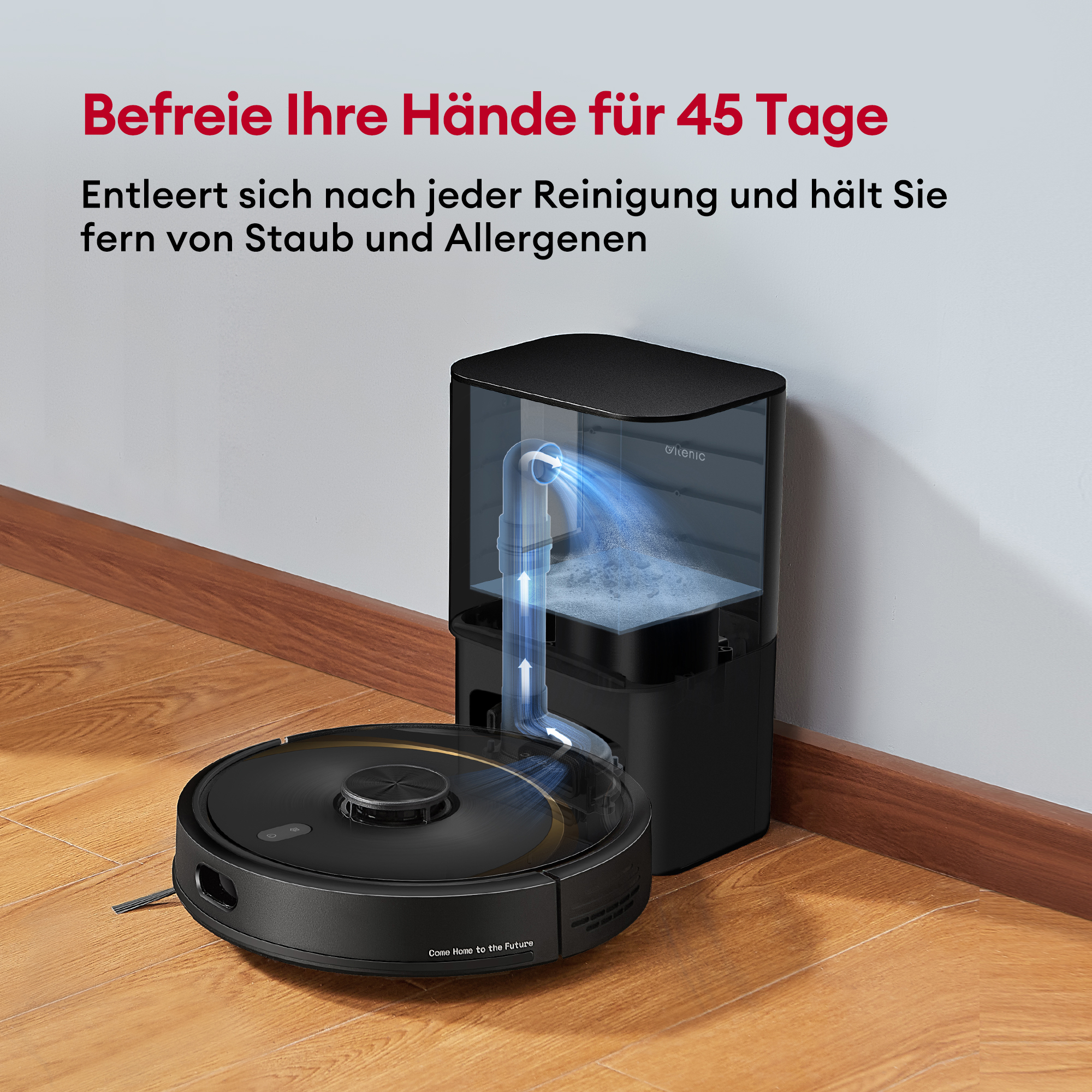 Ein schwarzer Roboter-Staubsauger mit einer schwarzen Ladestation. Der Staubsauger steht auf Holzboden.
