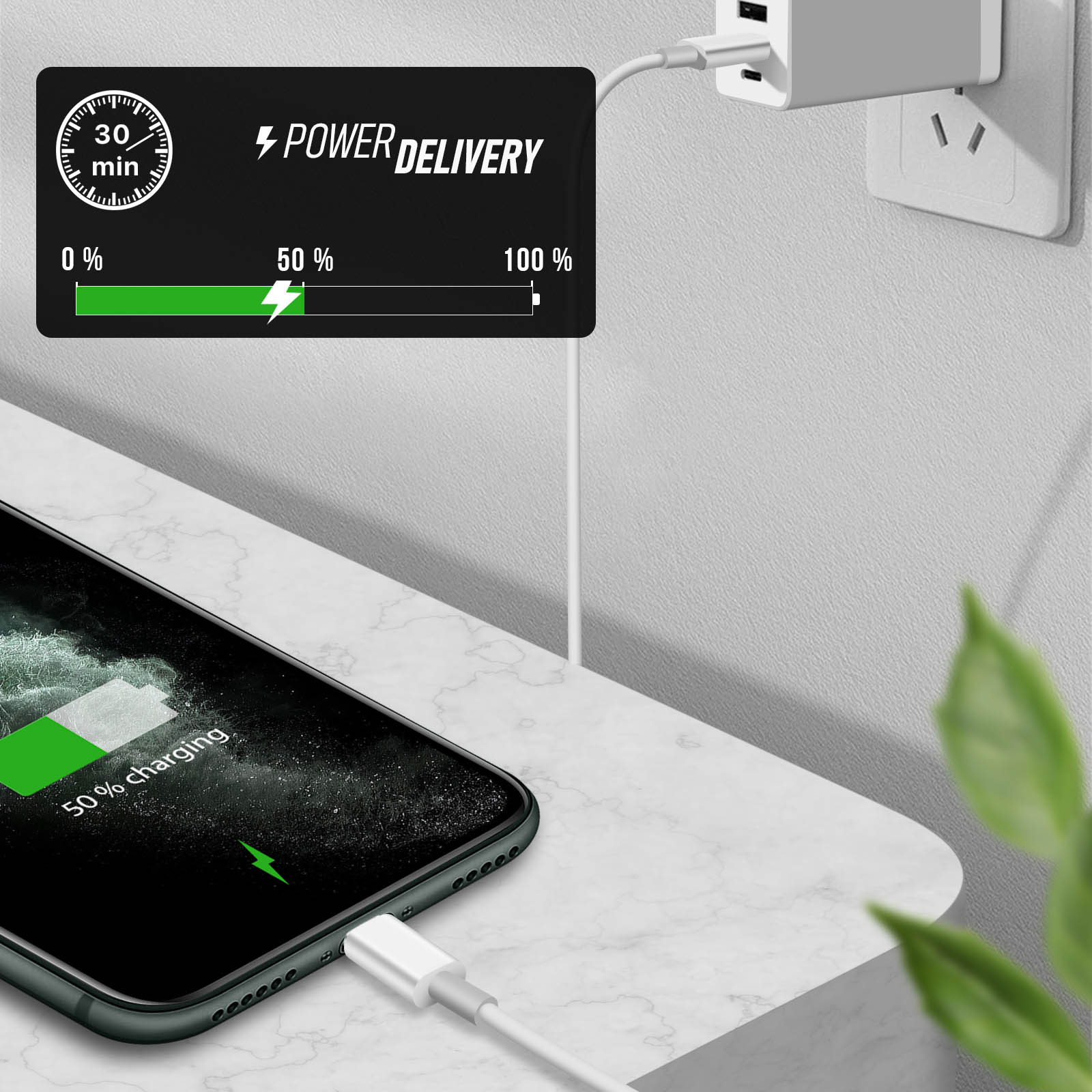 Telefon wird mit einem Power-Delivery-Adapter geladen. Akkusymbol zeigt 50 % geladen an.