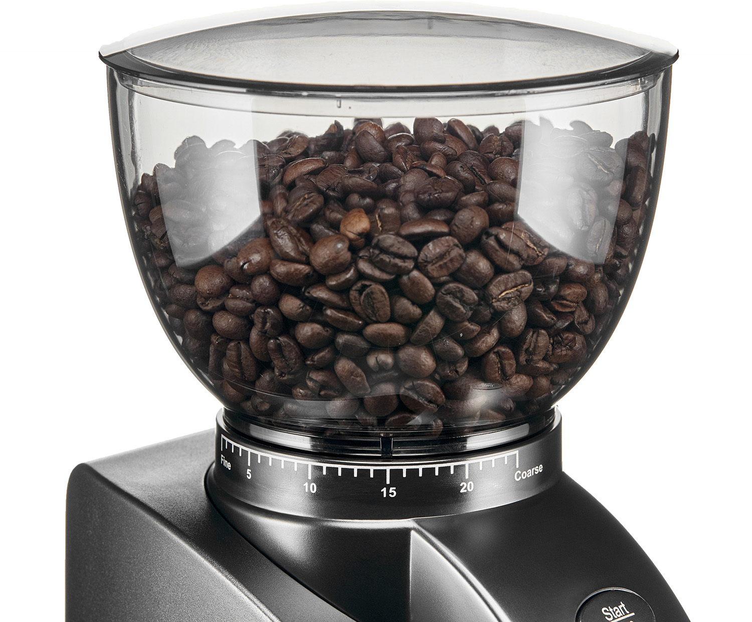 Młynek do kawy z przezroczystym pojemnikiem wypełnionym brązowymi ziarnami.