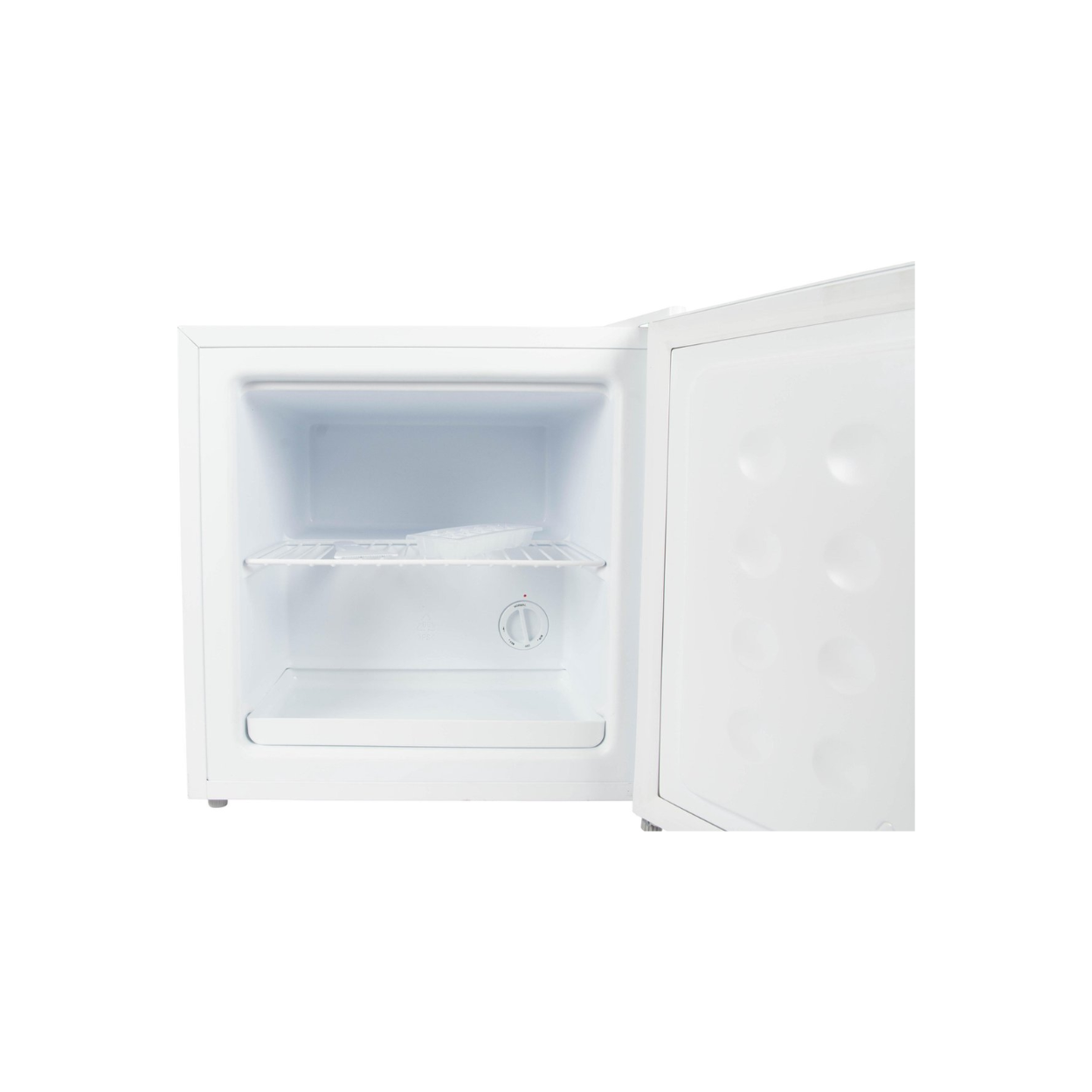 Mini réfrigérateur blanc avec porte ouverte. L'intérieur montre une étagère et un bouton de contrôle.
