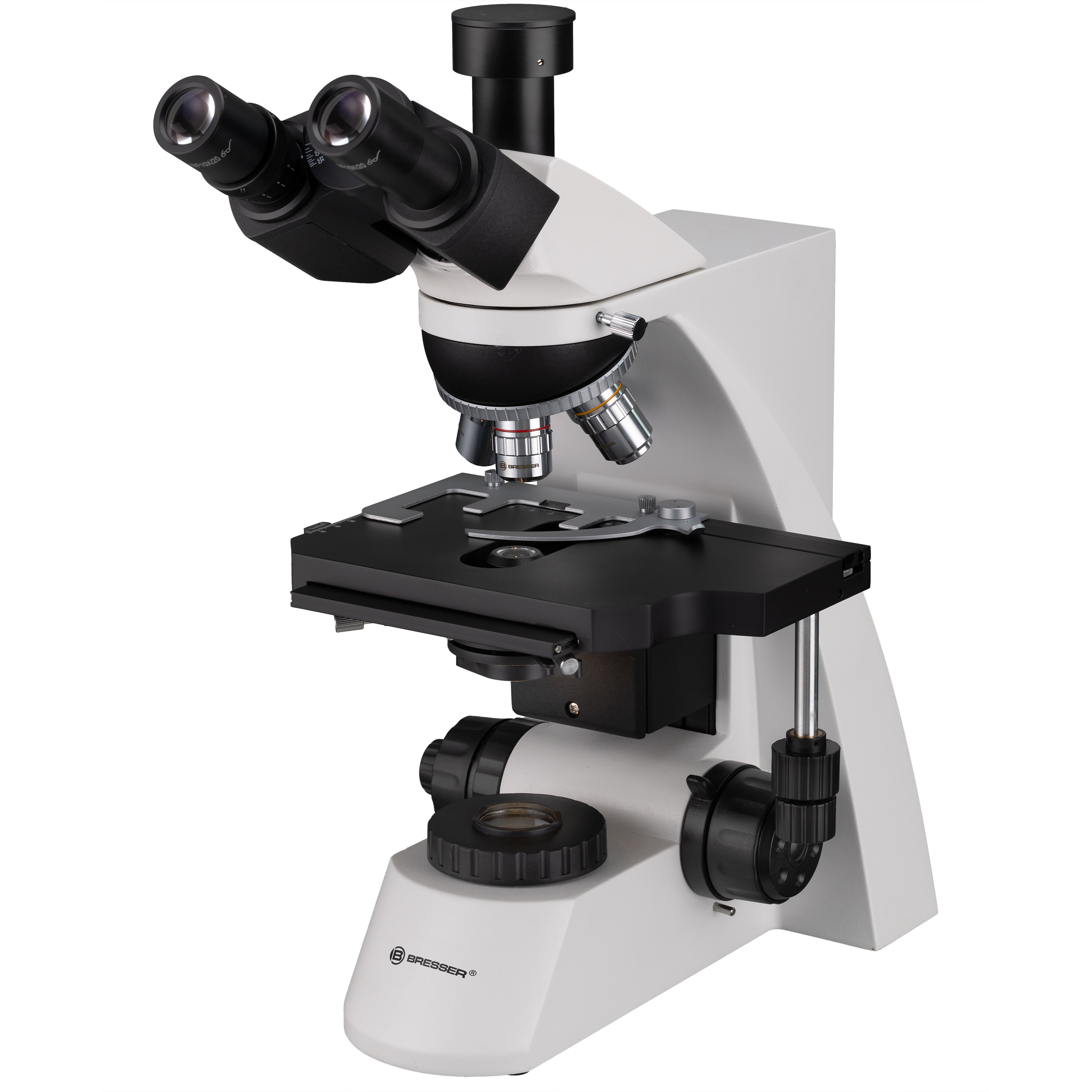 Microscopio blanco con dos oculares. Componentes negros y plateados. Fondo blanco.