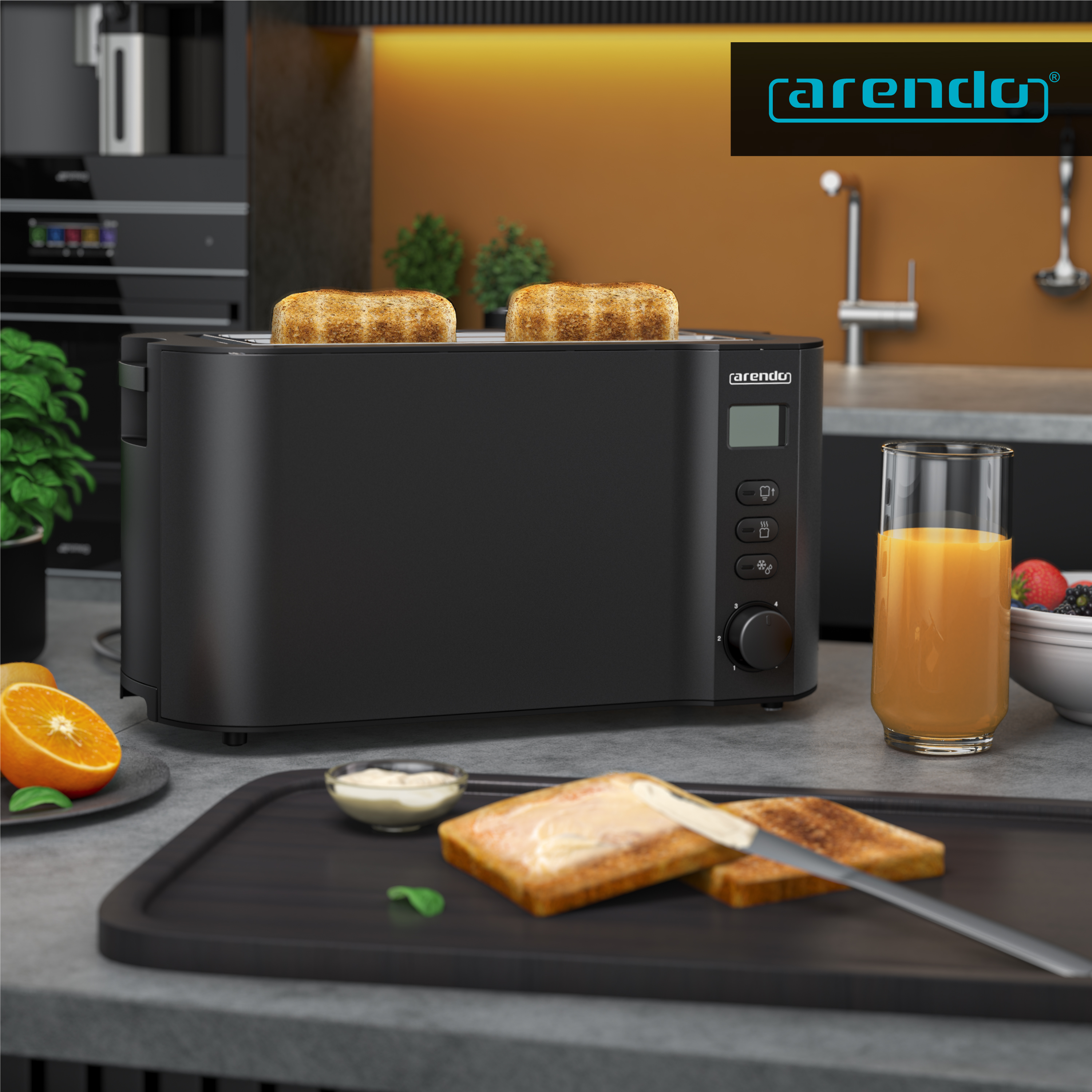 Schwarzer Toaster mit Toastbrot, Orangensaft und Buttertoast auf der Theke.
