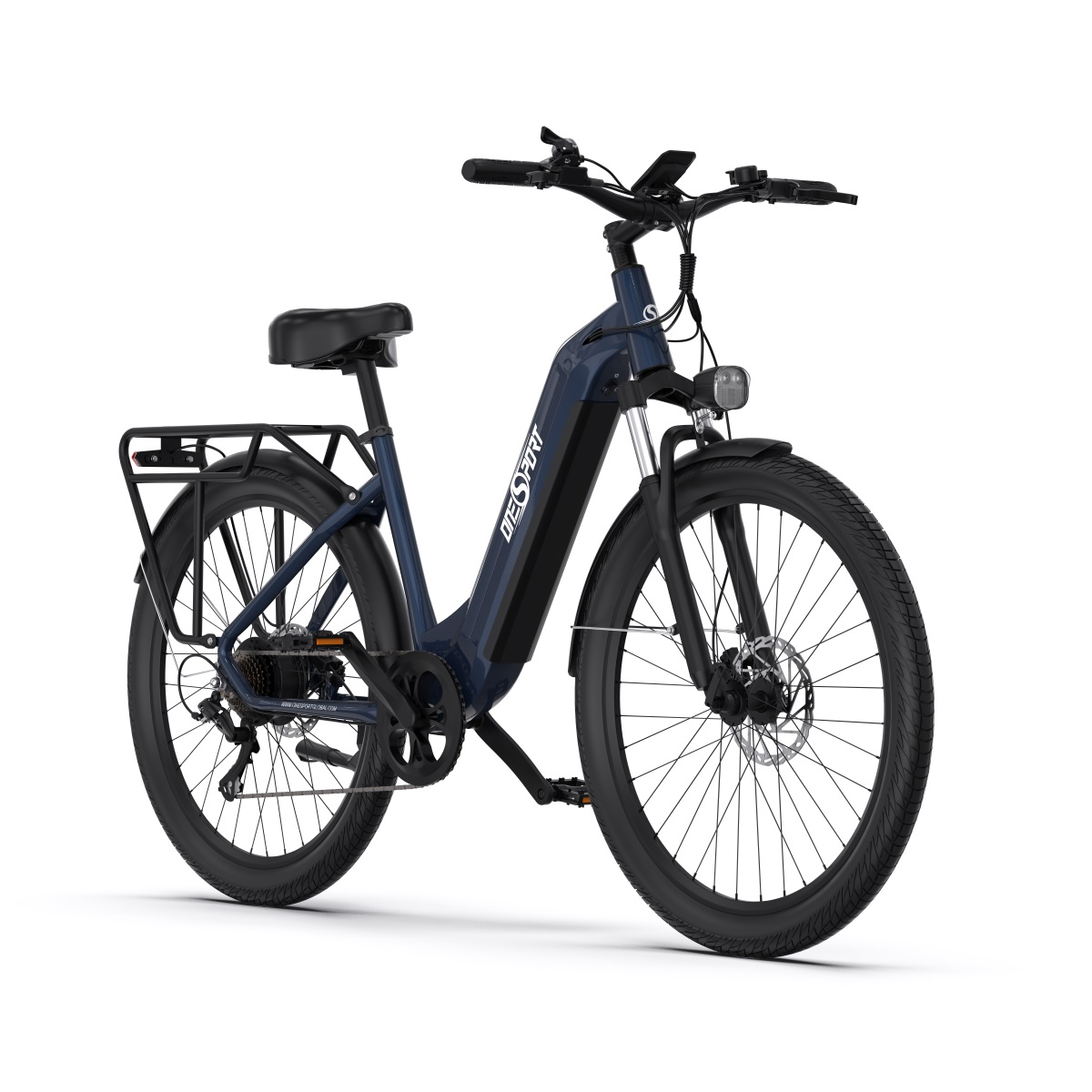 Una bicicletta elettrica blu con pneumatici neri. Ha un portapacchi sul retro e una luce davanti.
