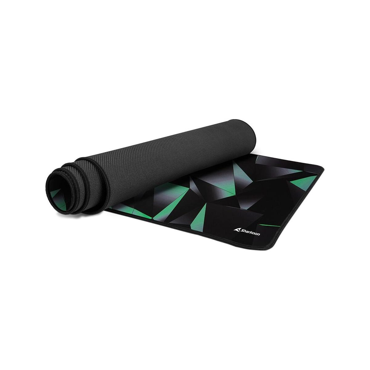Tapis de souris noir enroulé avec un motif géométrique vert. Le motif est sur la surface plane.