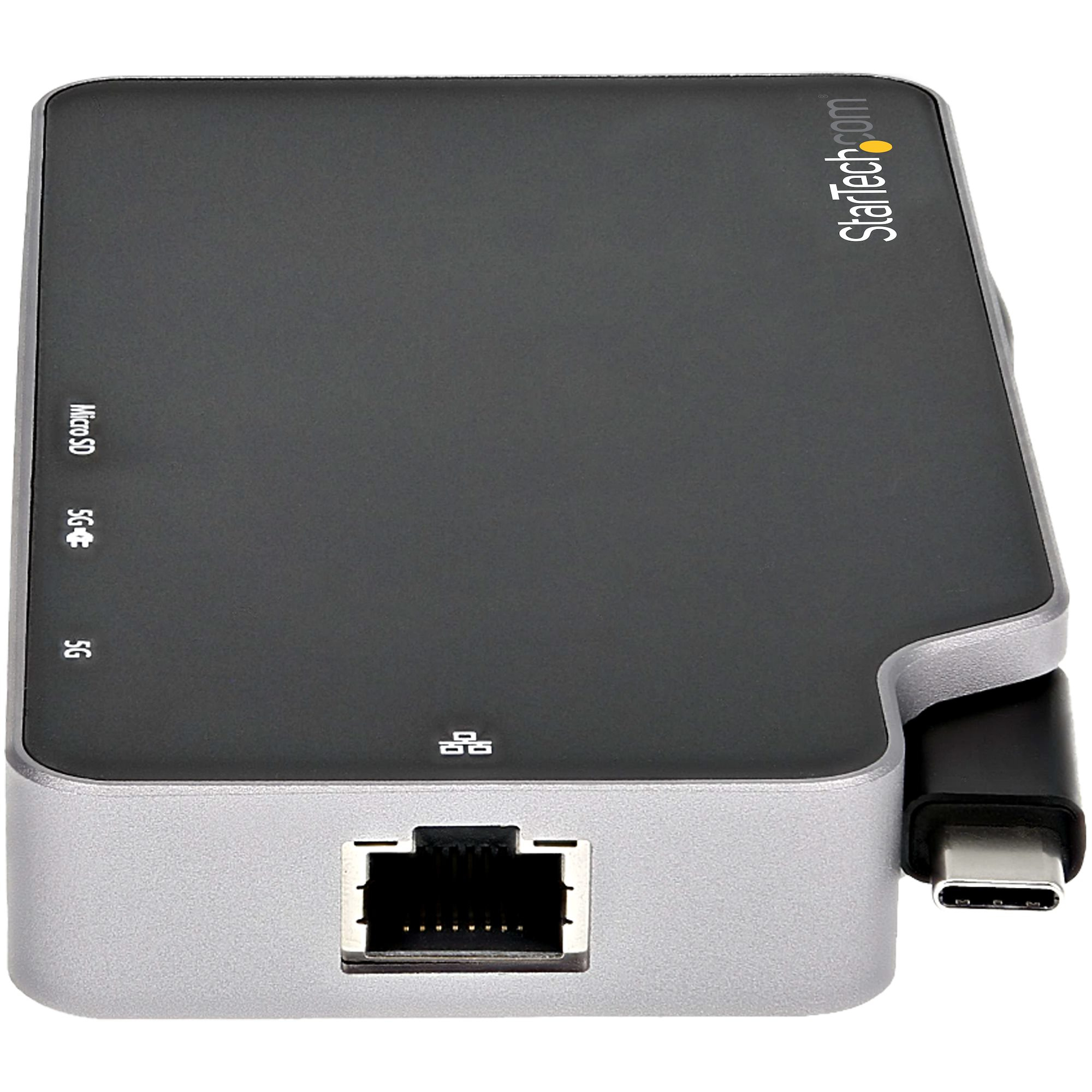 Silber-grauer USB-C-Hub mit mehreren Anschlüssen: Ethernet, SD, USB und USB-C.