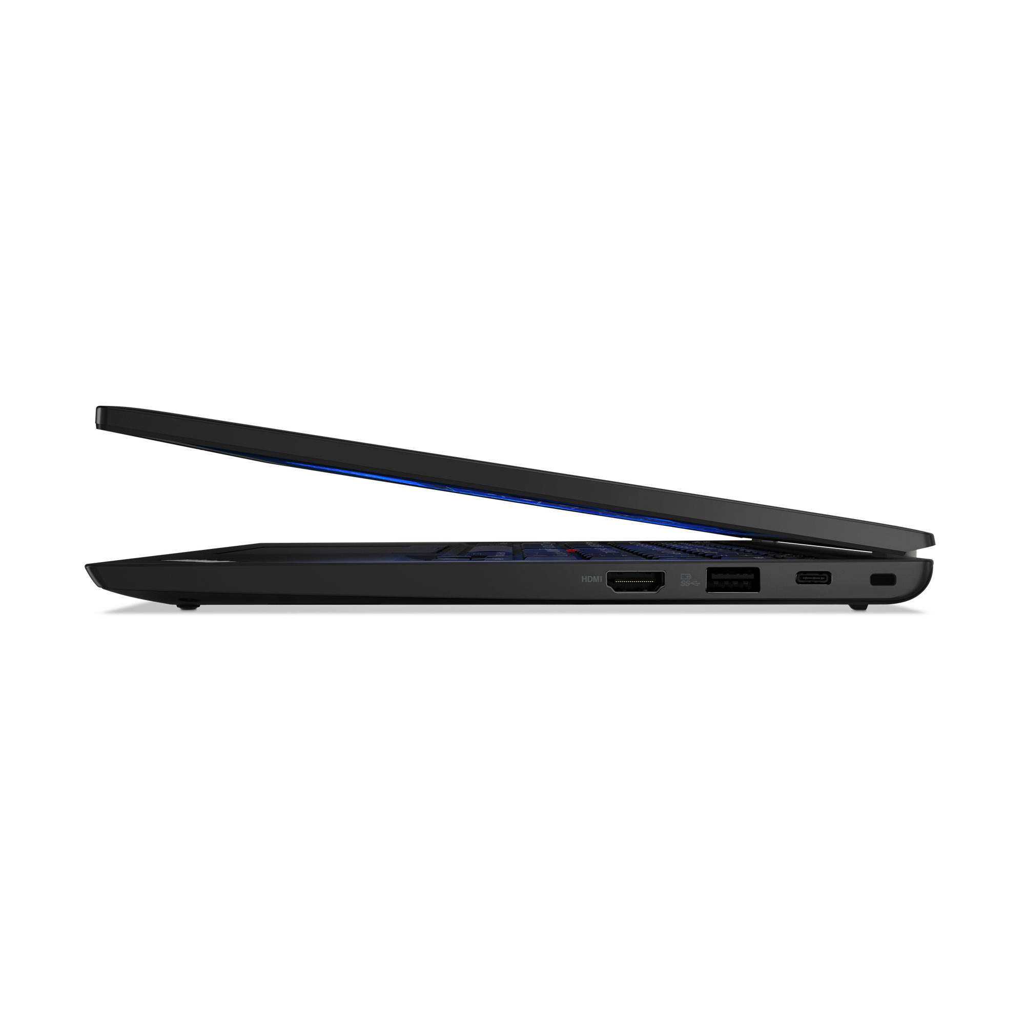 Vista del profilo del laptop. Laptop nero con coperchio leggermente aperto. Mostra le porte lungo il lato.