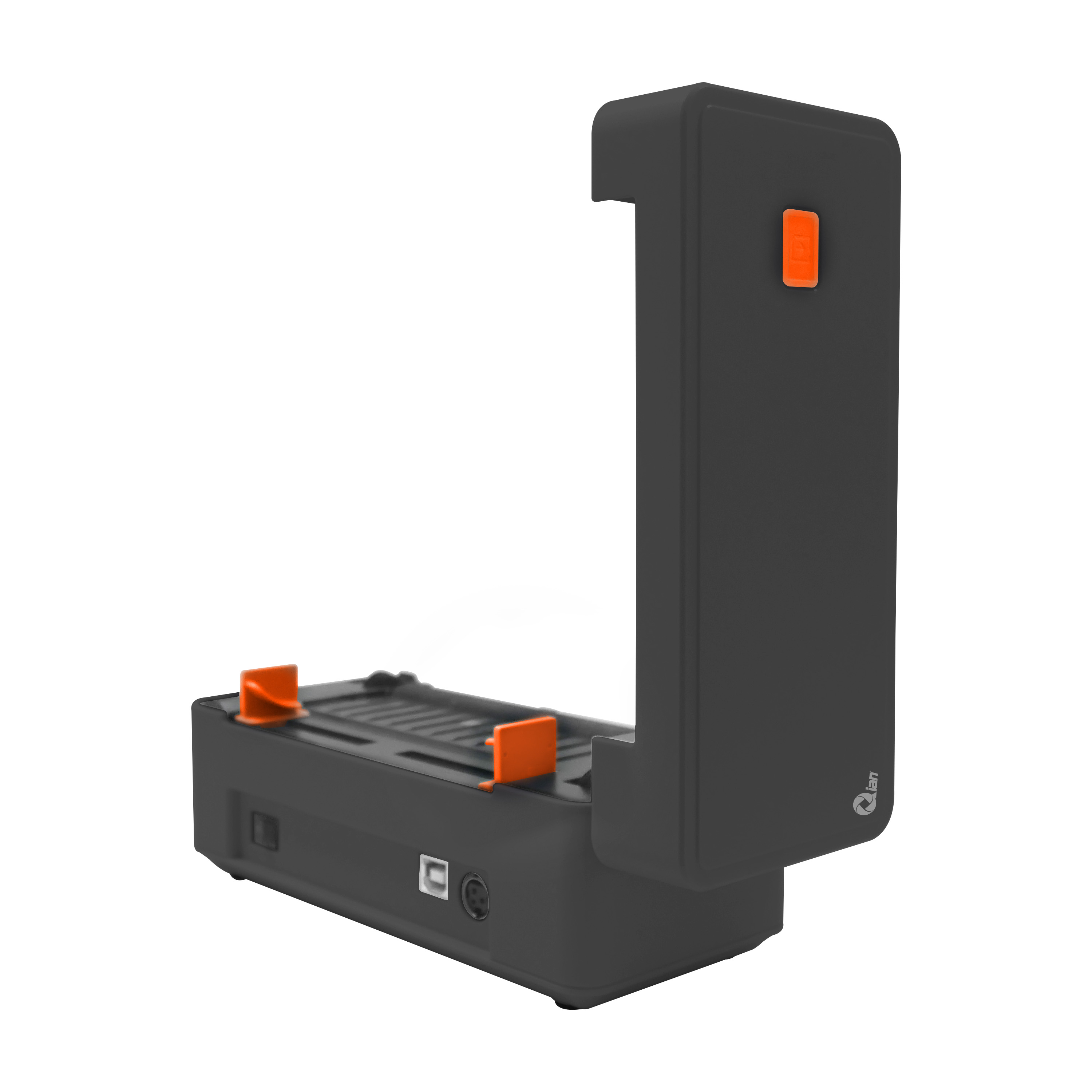 Dispositivo negro y naranja, posiblemente un cargador, con una cubierta abierta, mostrando puertos USB.