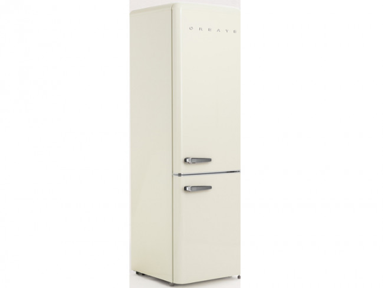 Refrigerador crema con manijas plateadas, la palabra 'CREATE' está arriba.
