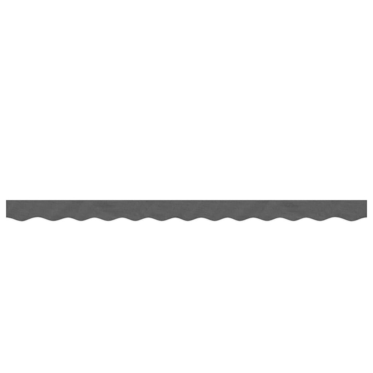 Ein graues Sonnensegel mit gewelltem Unterrand. Es ist ein einfaches, flaches Design, das sich horizontal erstreckt.