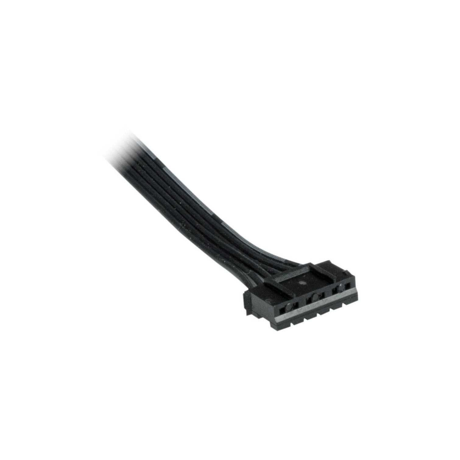 Schwarzer Stecker mit vier Drähten, für Computerkomponenten, auf weißem Hintergrund.