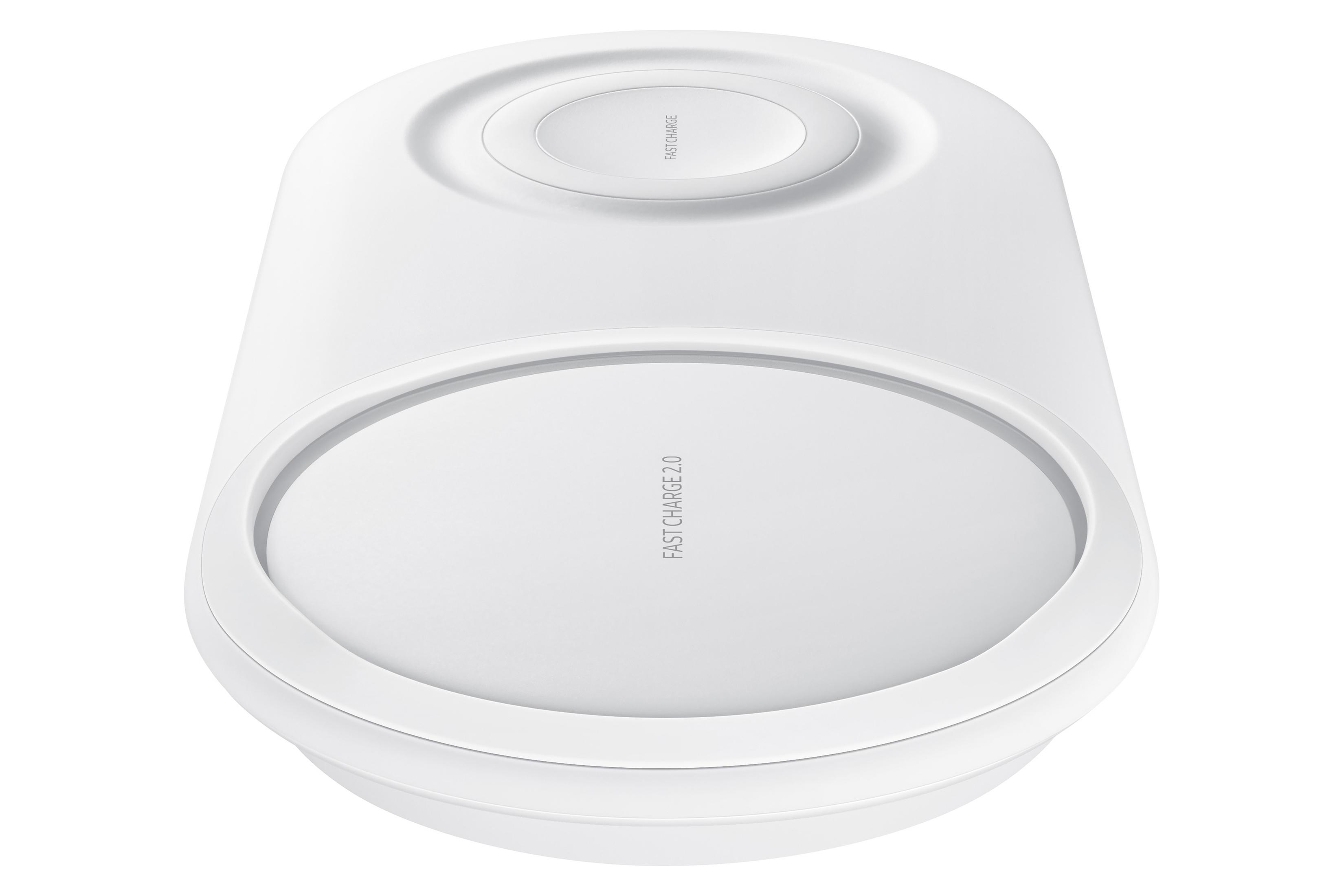 Un cargador inalámbrico blanco con las palabras FAST CHARGE 2.0 y FAST CHARGE.