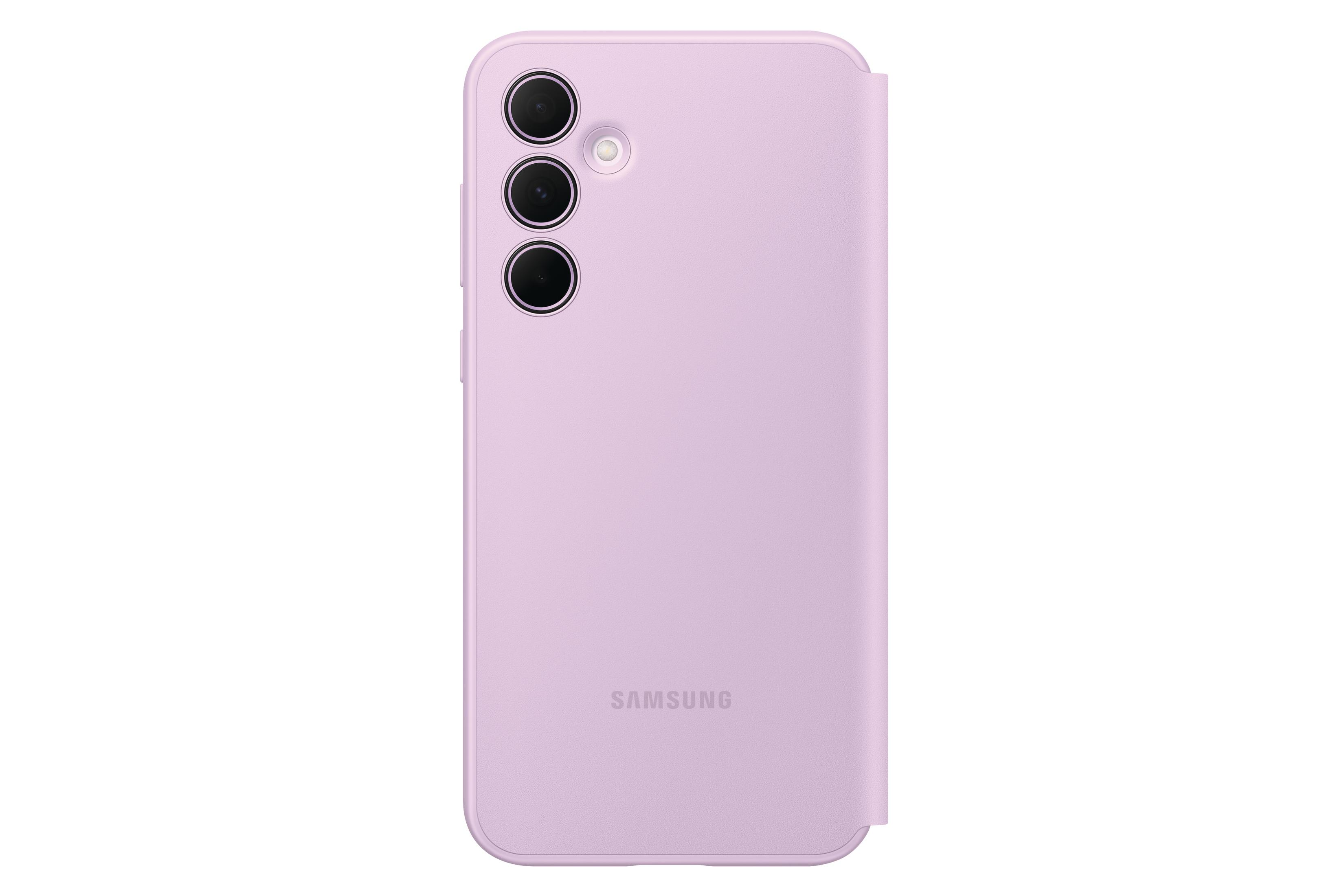 Una funda lila para teléfono con tres cámaras en la parte trasera y el logo de Samsung.