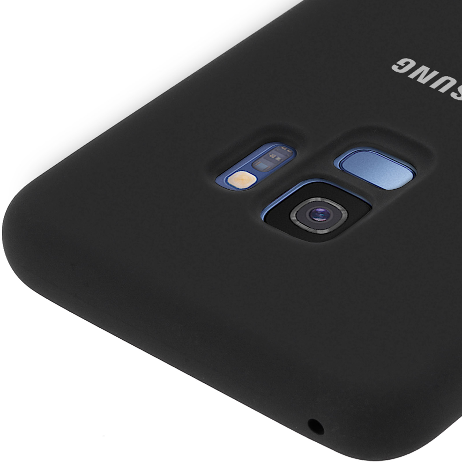 Eine schwarze Handyhülle mit Samsung-Logo und Kameradetails, vor weißem Hintergrund.