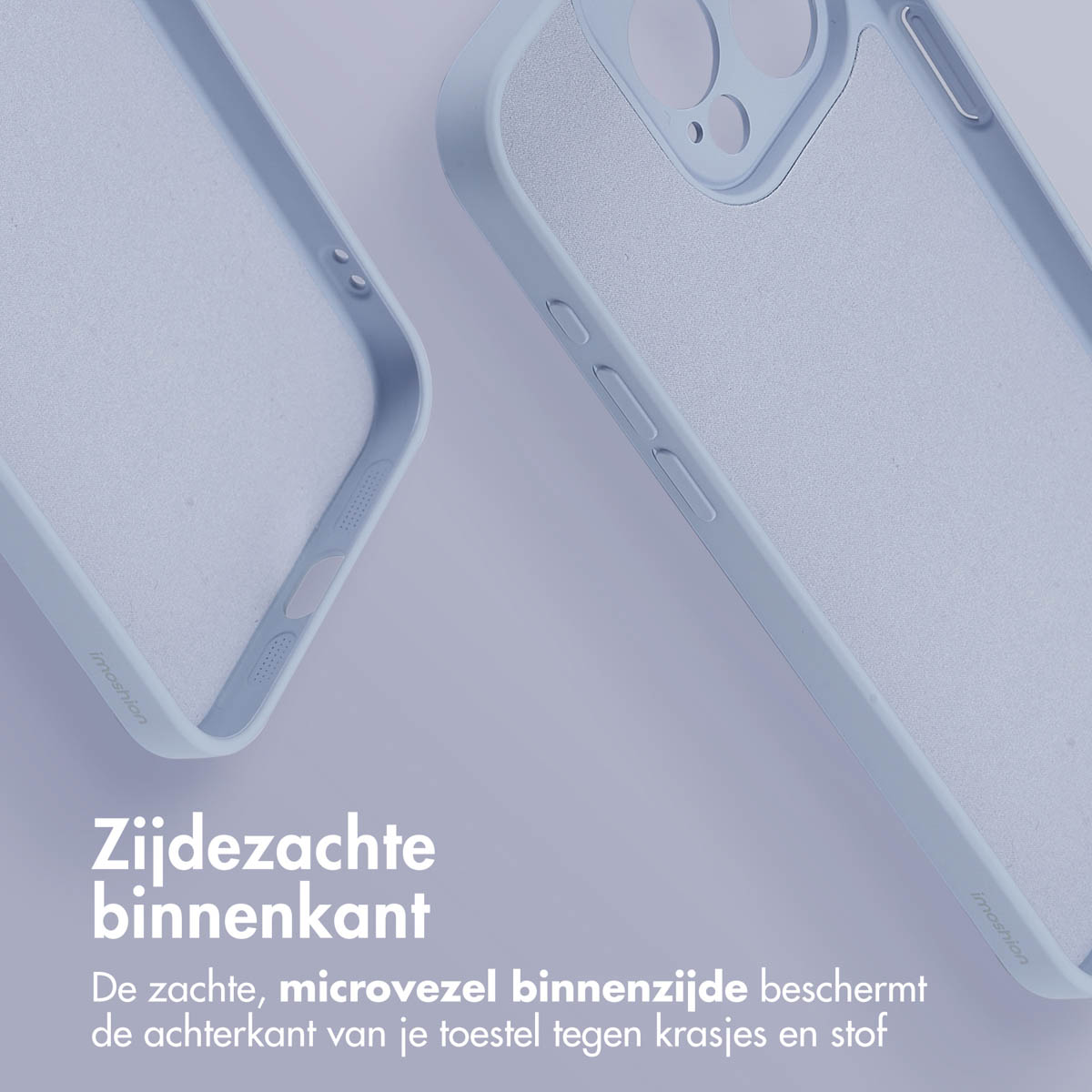 Twee lichtblauwe telefoonhoesjes. Eén toont de binnenkant, de andere heeft knoppen.