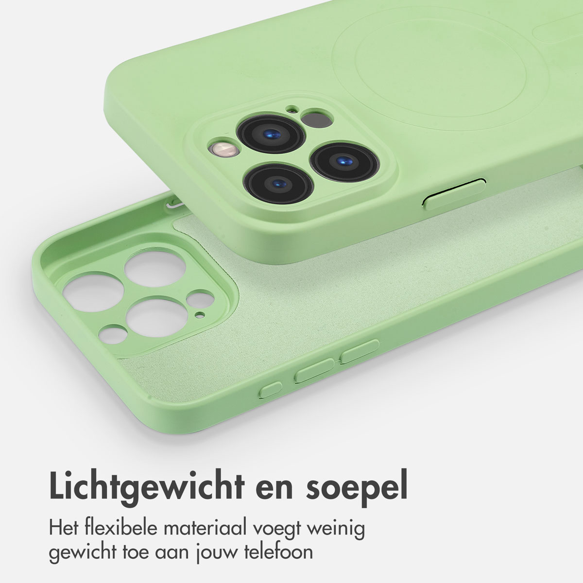 Een lichtgroene telefoonhoes ligt op een andere. Close-up van cameralenzen.