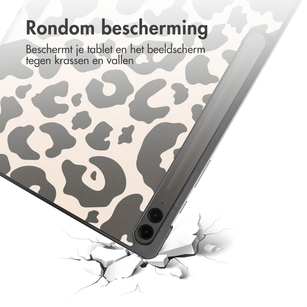 Tablet met luipaardprint hoes, schuin, met gebarsten oppervlak. Tekst: Rondom bescherming.
