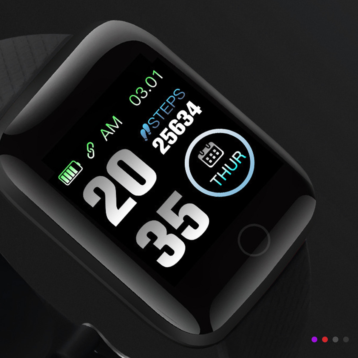 Eine schwarze Smartwatch, die Zeit, Schritte und Akkustand anzeigt. Der Hintergrund ist verschwommen dunkel.