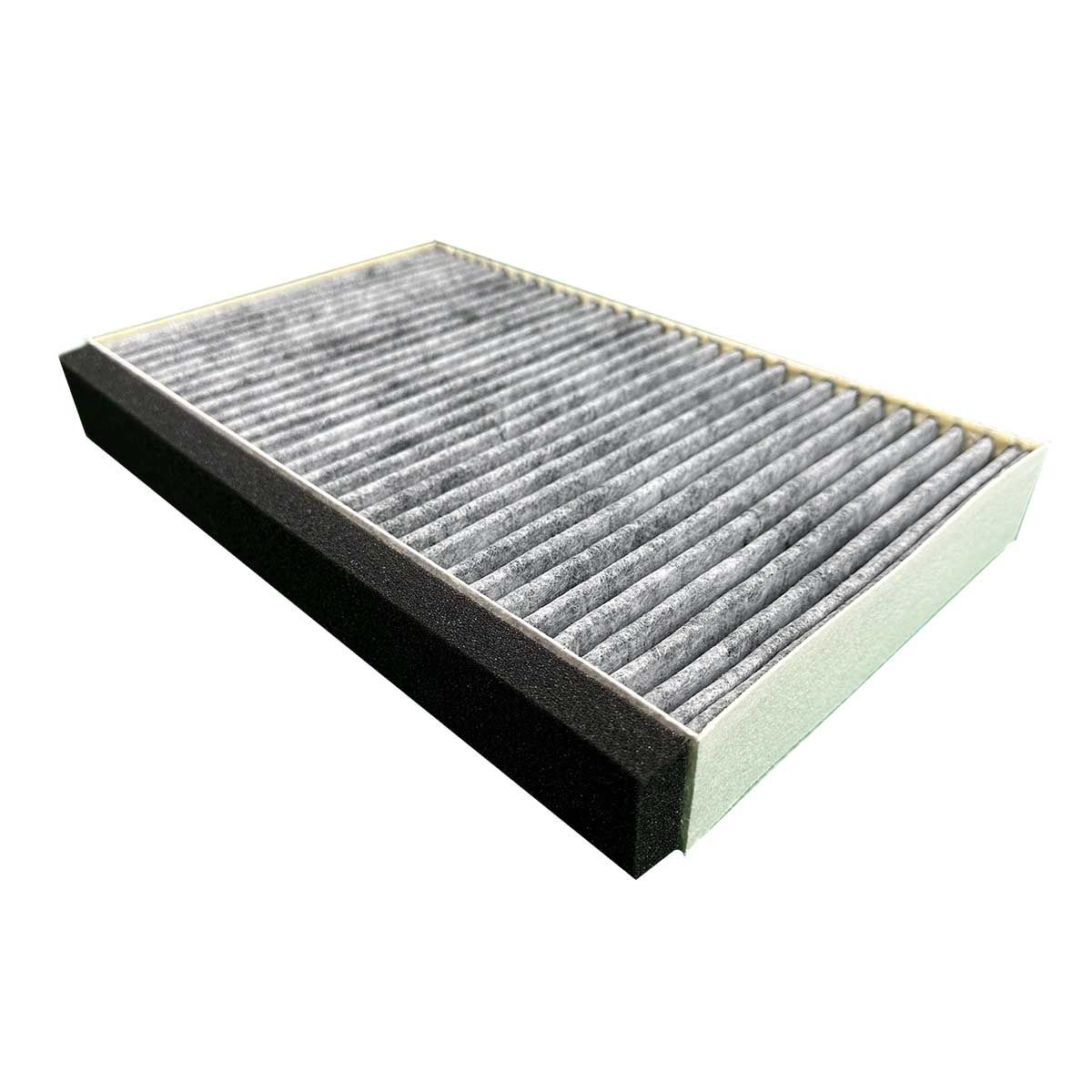 Rechteckiger Luftfilter mit gewelltem grauem Filtermaterial und schwarzen Rändern.