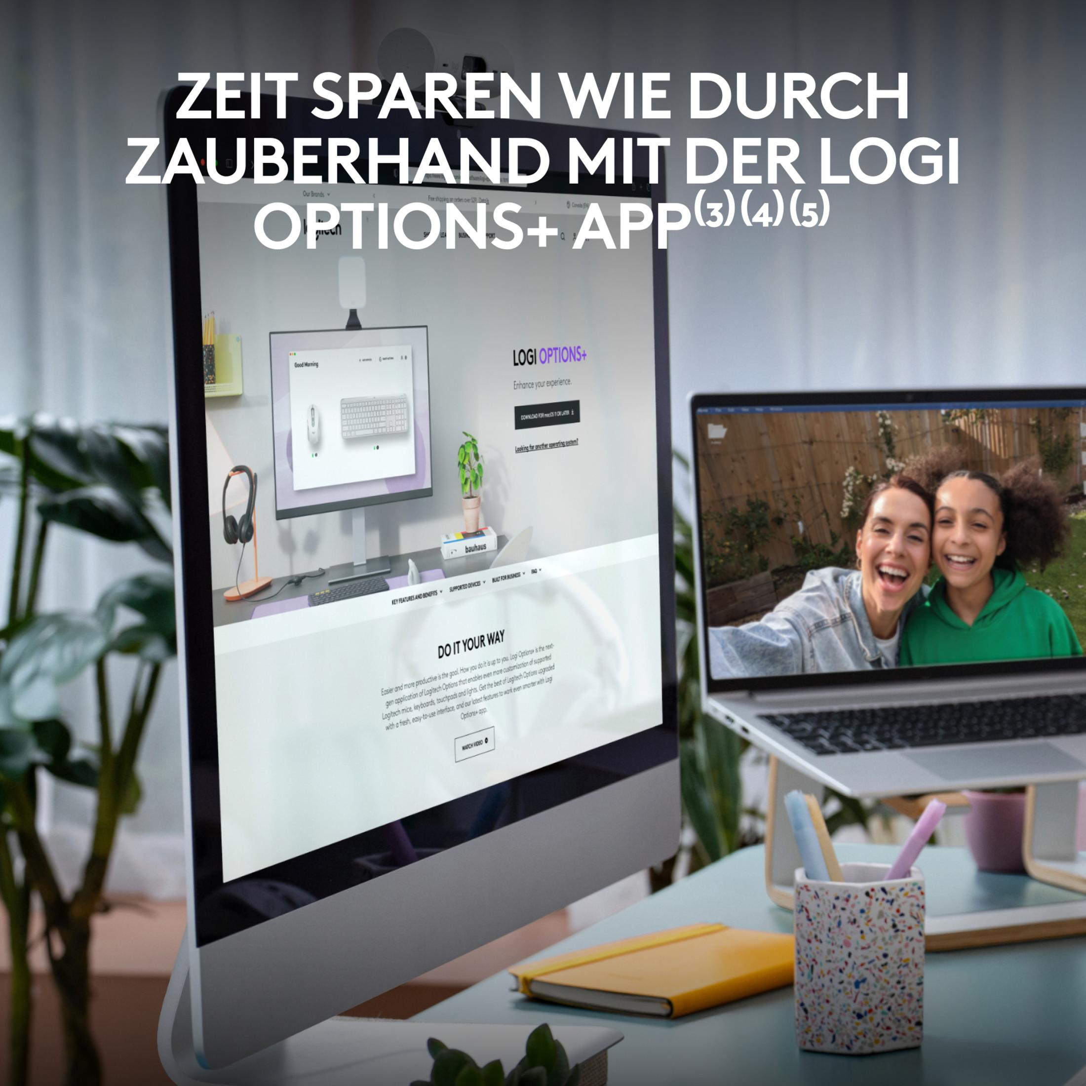 Monitor komputera wyświetla stronę internetową. Laptop pokazuje dwie uśmiechnięte kobiety. Tekst mówi 'Logi Options+'.