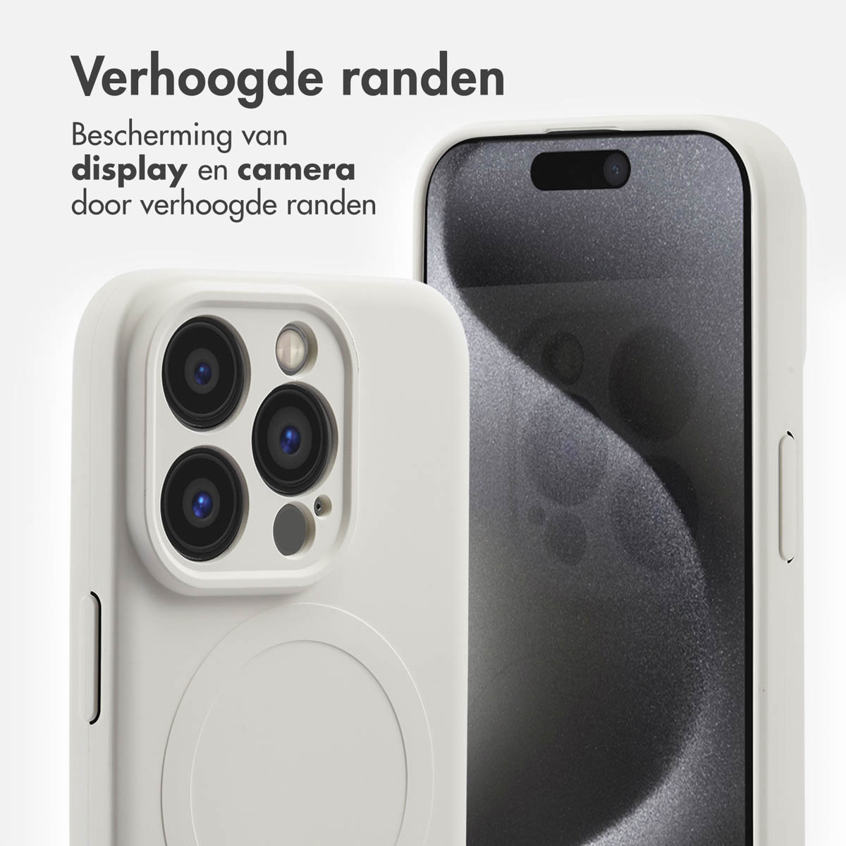 Twee witte telefoonhoesjes. Eén met drie camera's. Tekst: Verhoogde randen. Bescherming van scherm en camera.