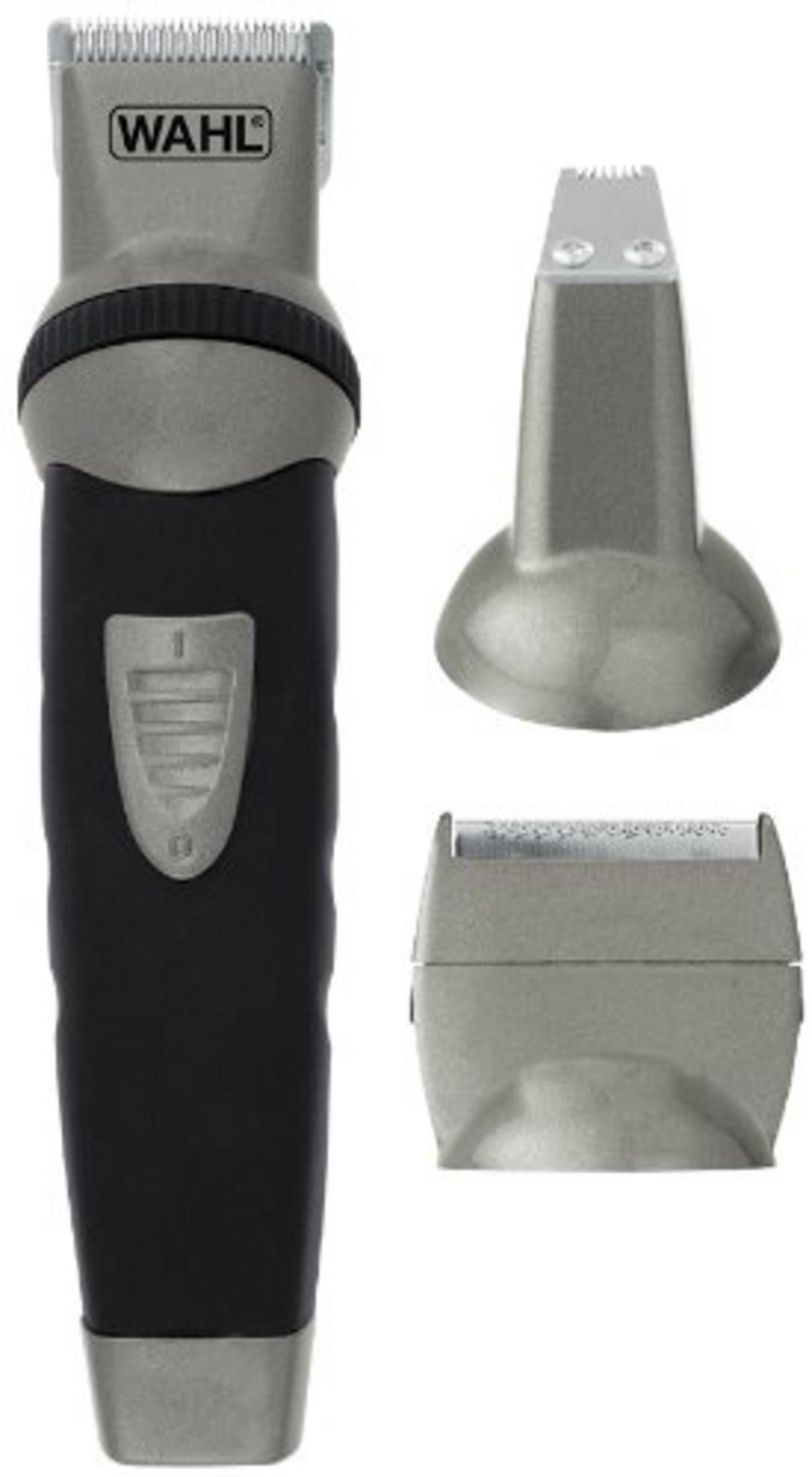 Ein Wahl Haarschneiderset mit dem Trimmer und zwei austauschbaren Köpfen für verschiedene Anwendungen.